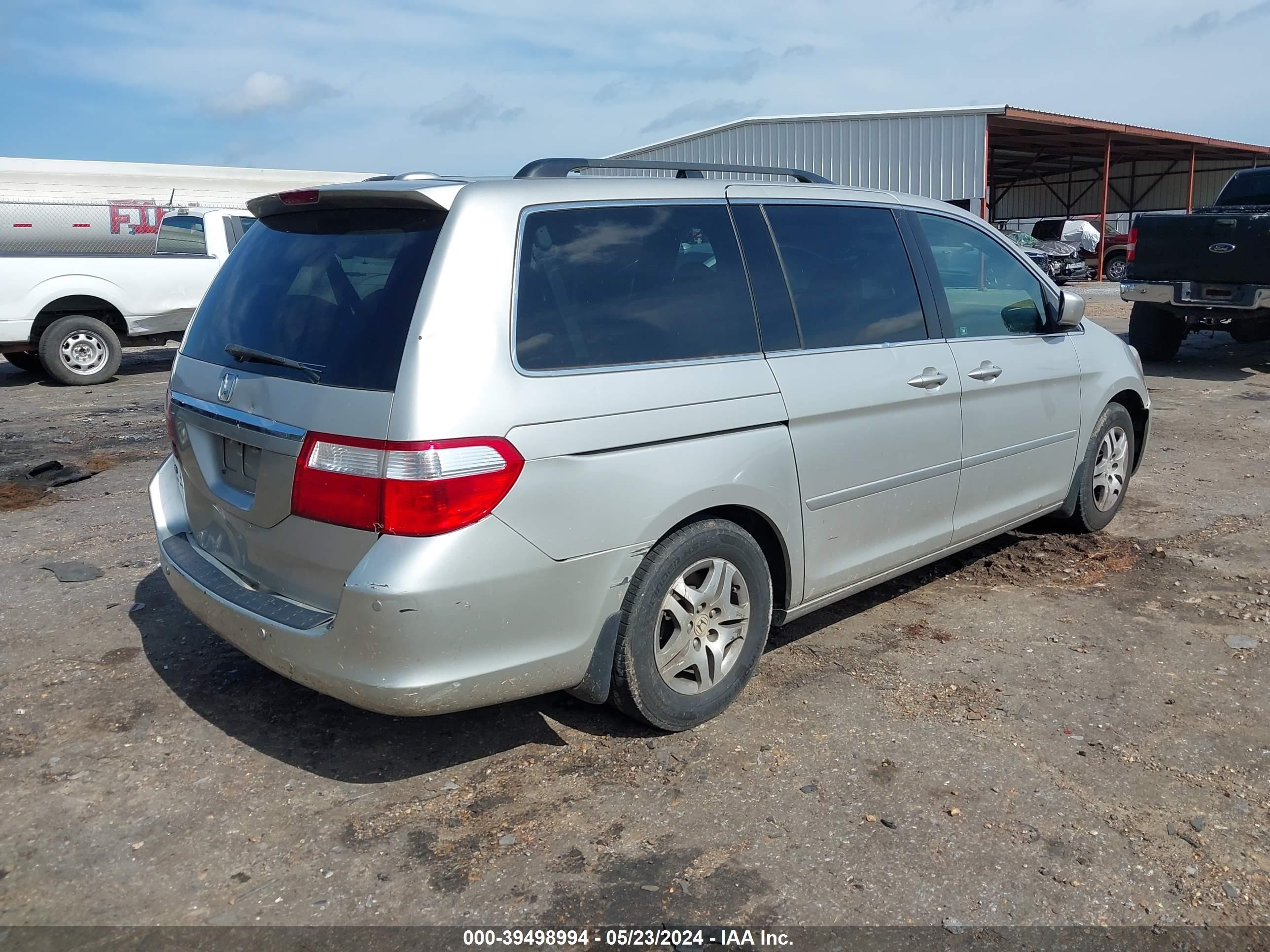 Photo 3 VIN: 5FNRL38896B101588 - HONDA ODYSSEY 