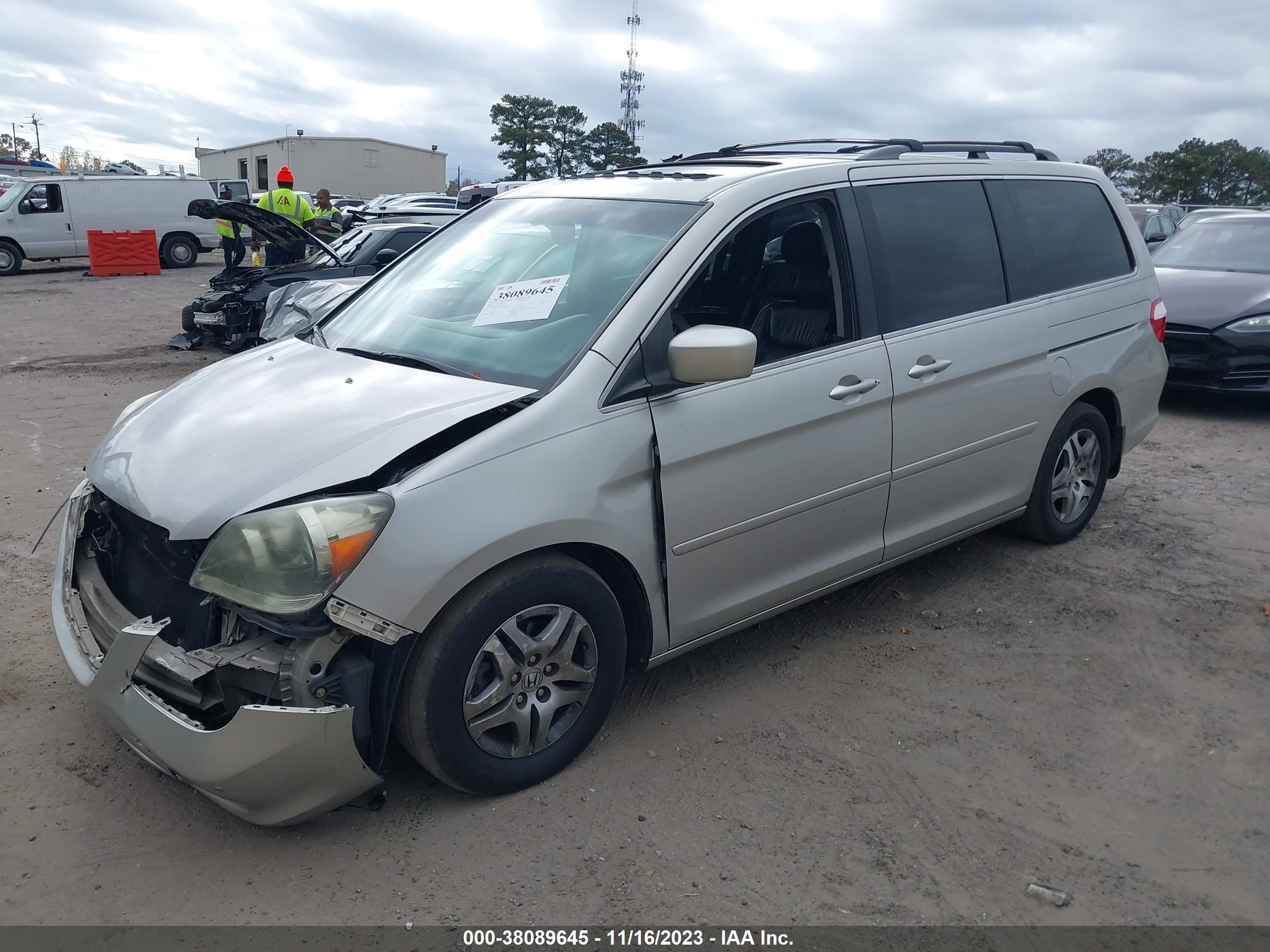 Photo 1 VIN: 5FNRL388X5B109472 - HONDA ODYSSEY 