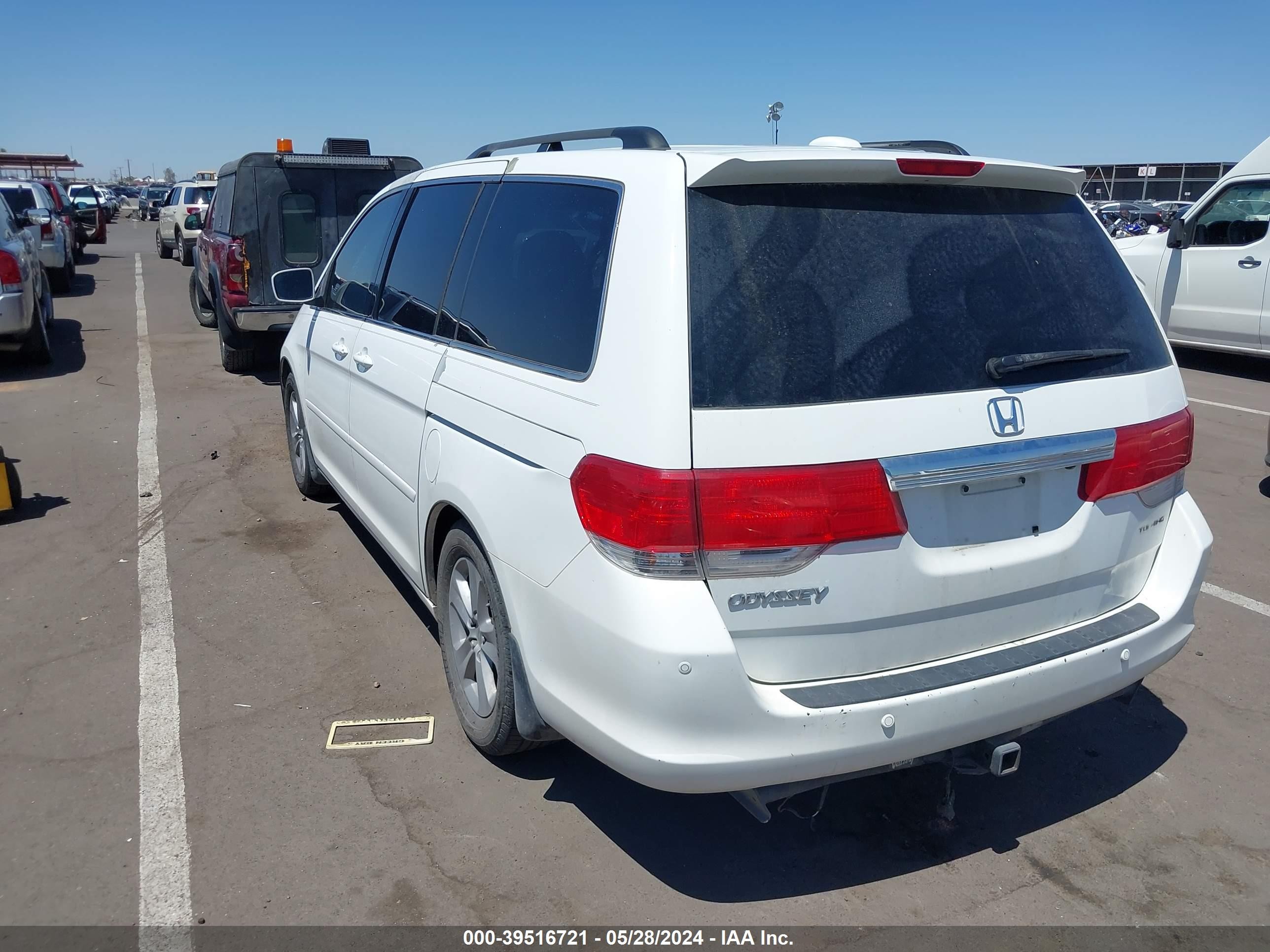 Photo 2 VIN: 5FNRL38908B004369 - HONDA ODYSSEY 