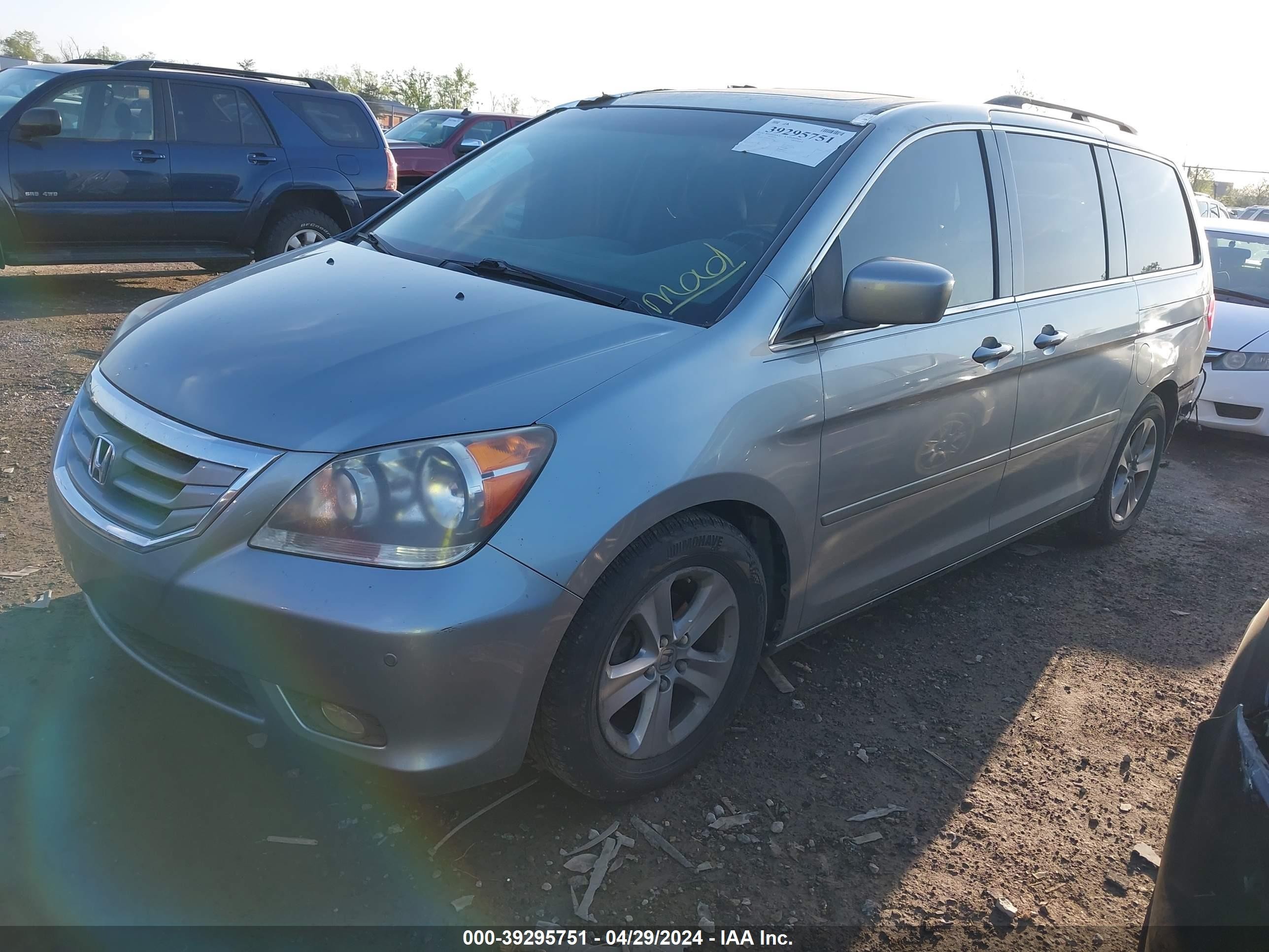 Photo 1 VIN: 5FNRL38918B023965 - HONDA ODYSSEY 