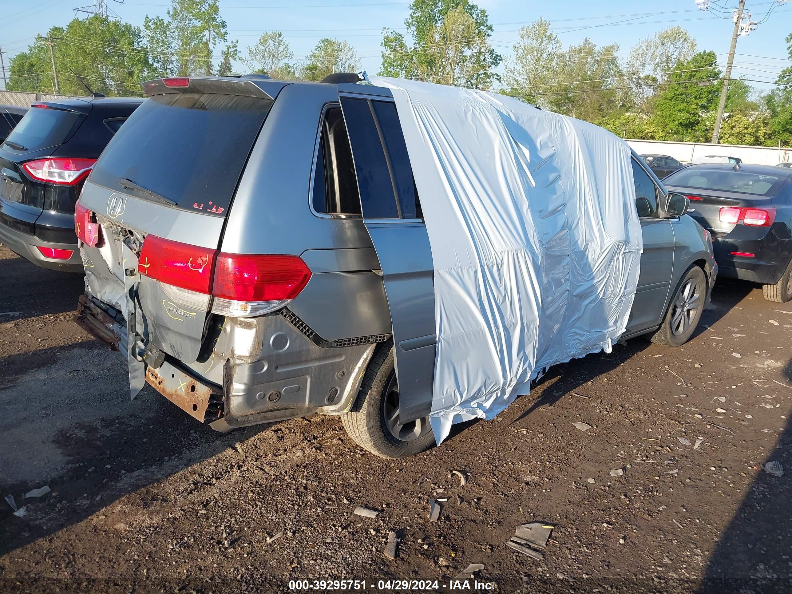 Photo 3 VIN: 5FNRL38918B023965 - HONDA ODYSSEY 