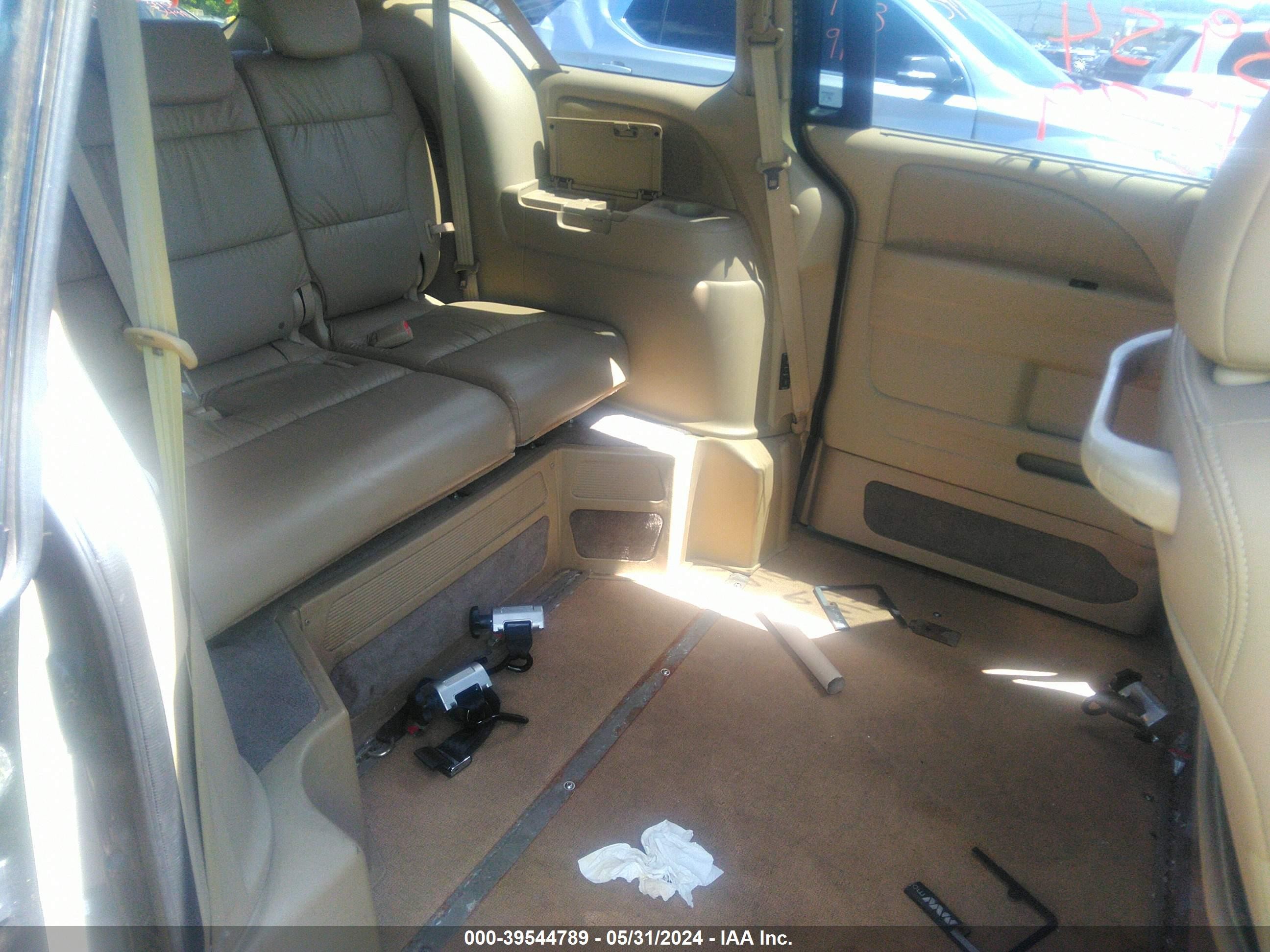 Photo 7 VIN: 5FNRL38918B046470 - HONDA ODYSSEY 