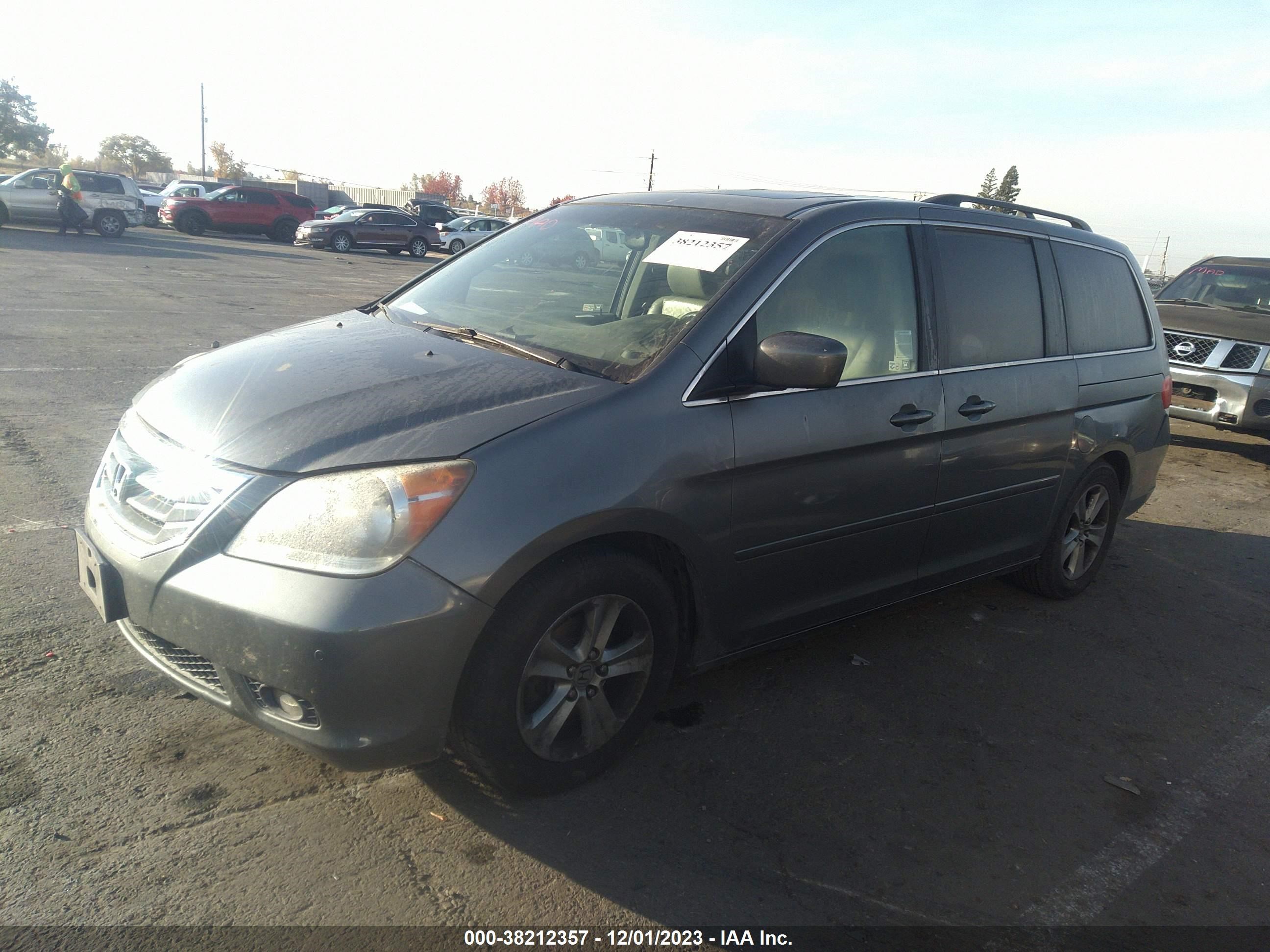 Photo 1 VIN: 5FNRL38938B091734 - HONDA ODYSSEY 