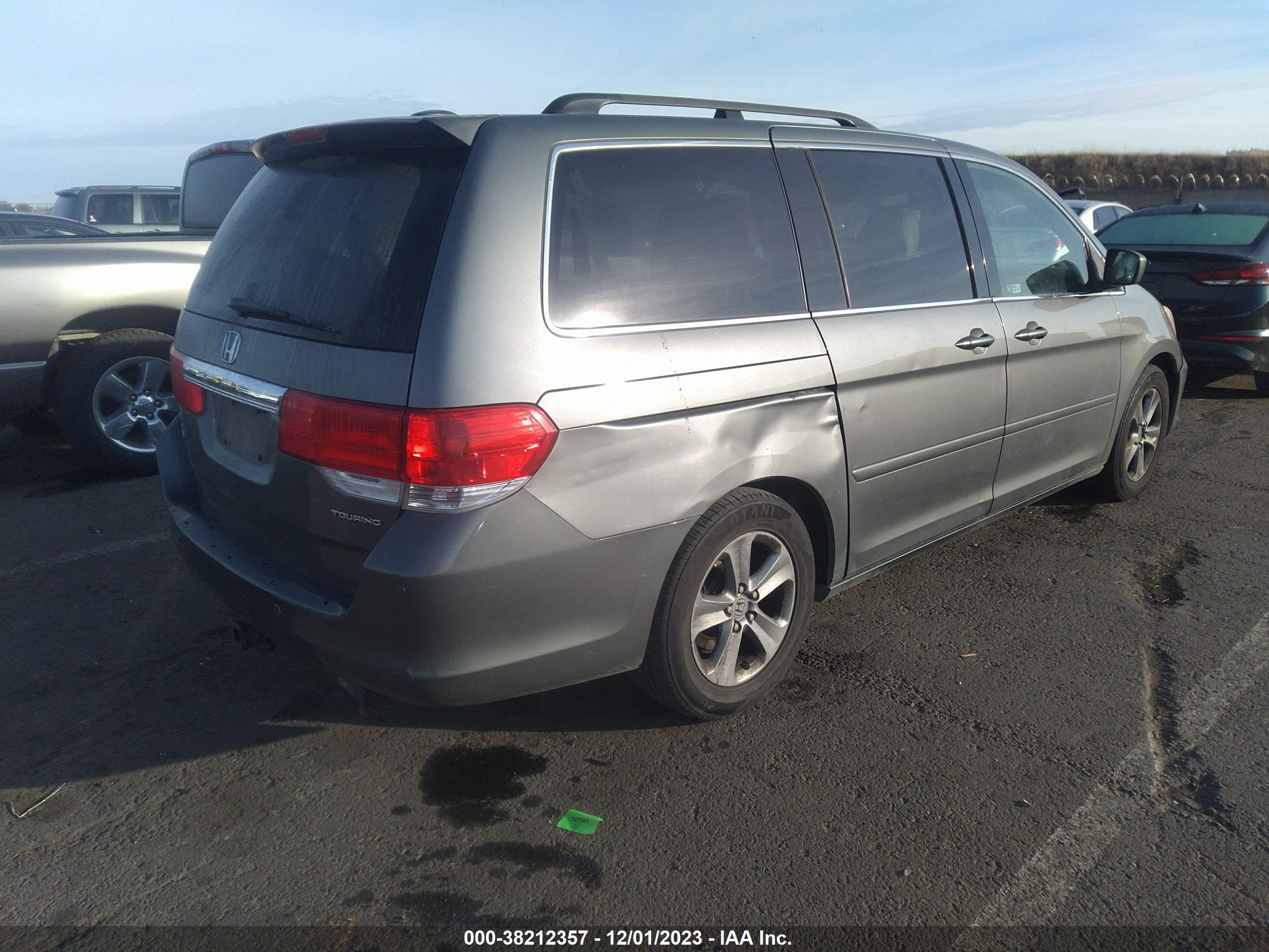 Photo 3 VIN: 5FNRL38938B091734 - HONDA ODYSSEY 