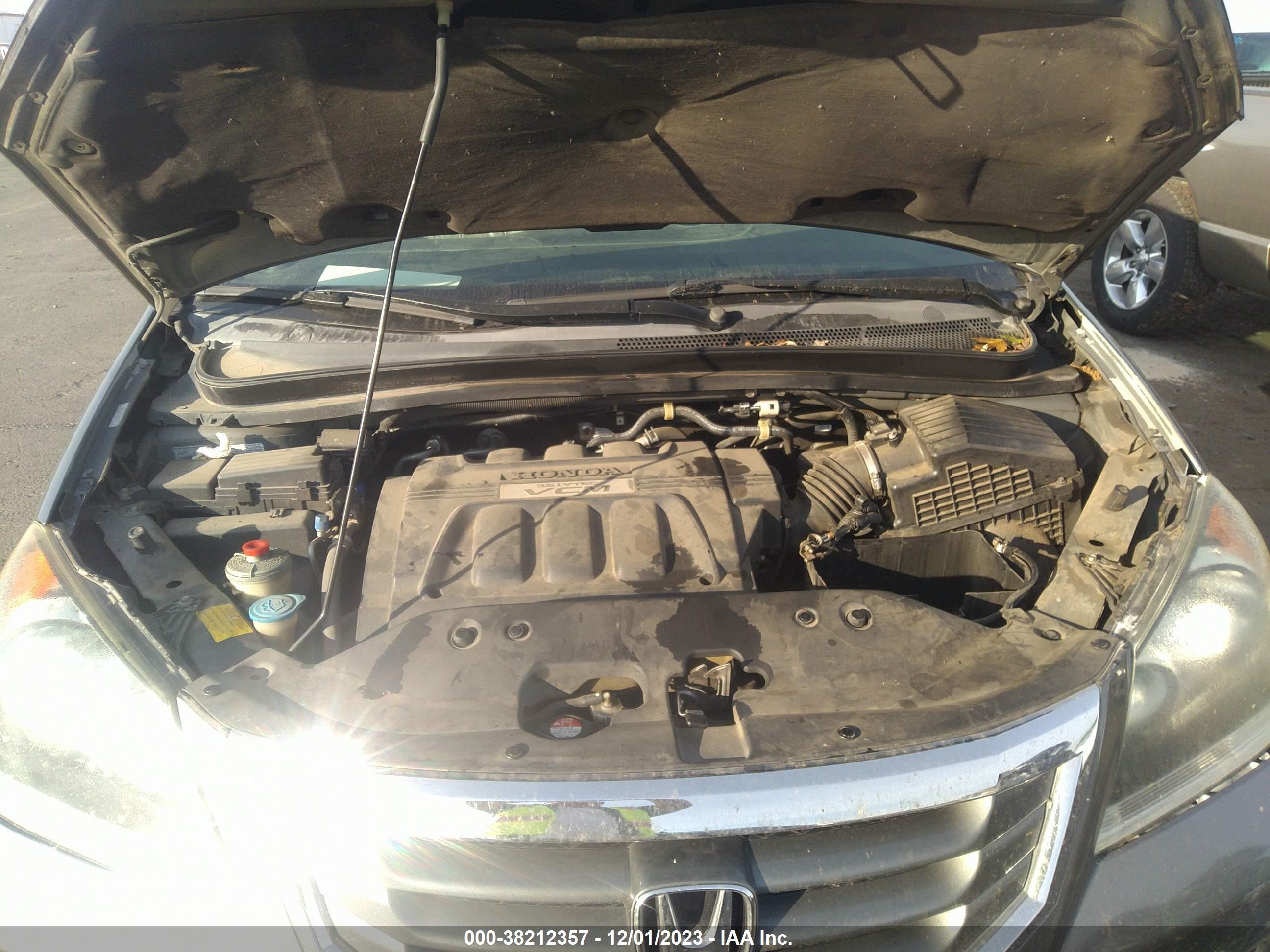 Photo 9 VIN: 5FNRL38938B091734 - HONDA ODYSSEY 