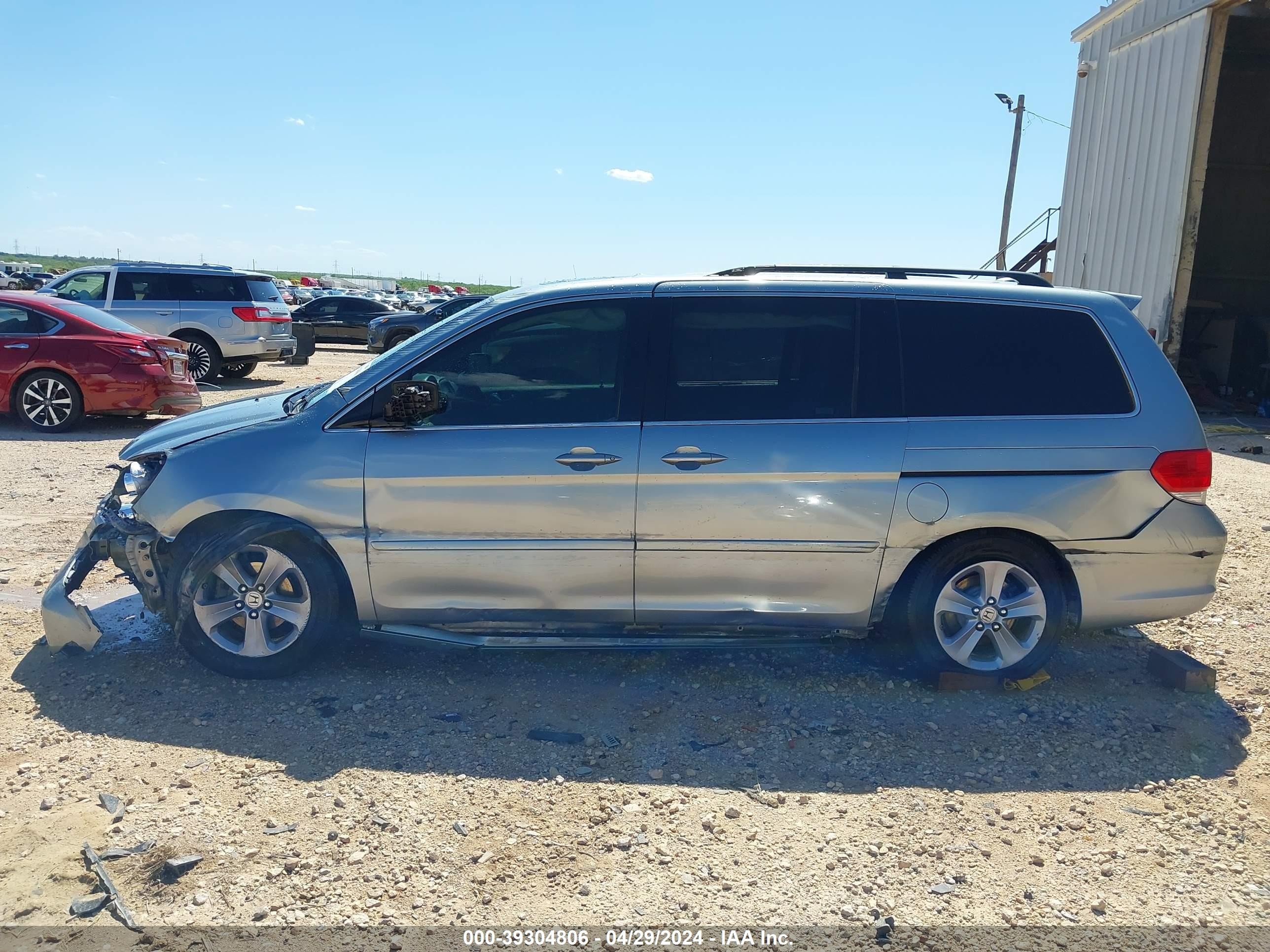 Photo 13 VIN: 5FNRL38948B010420 - HONDA ODYSSEY 