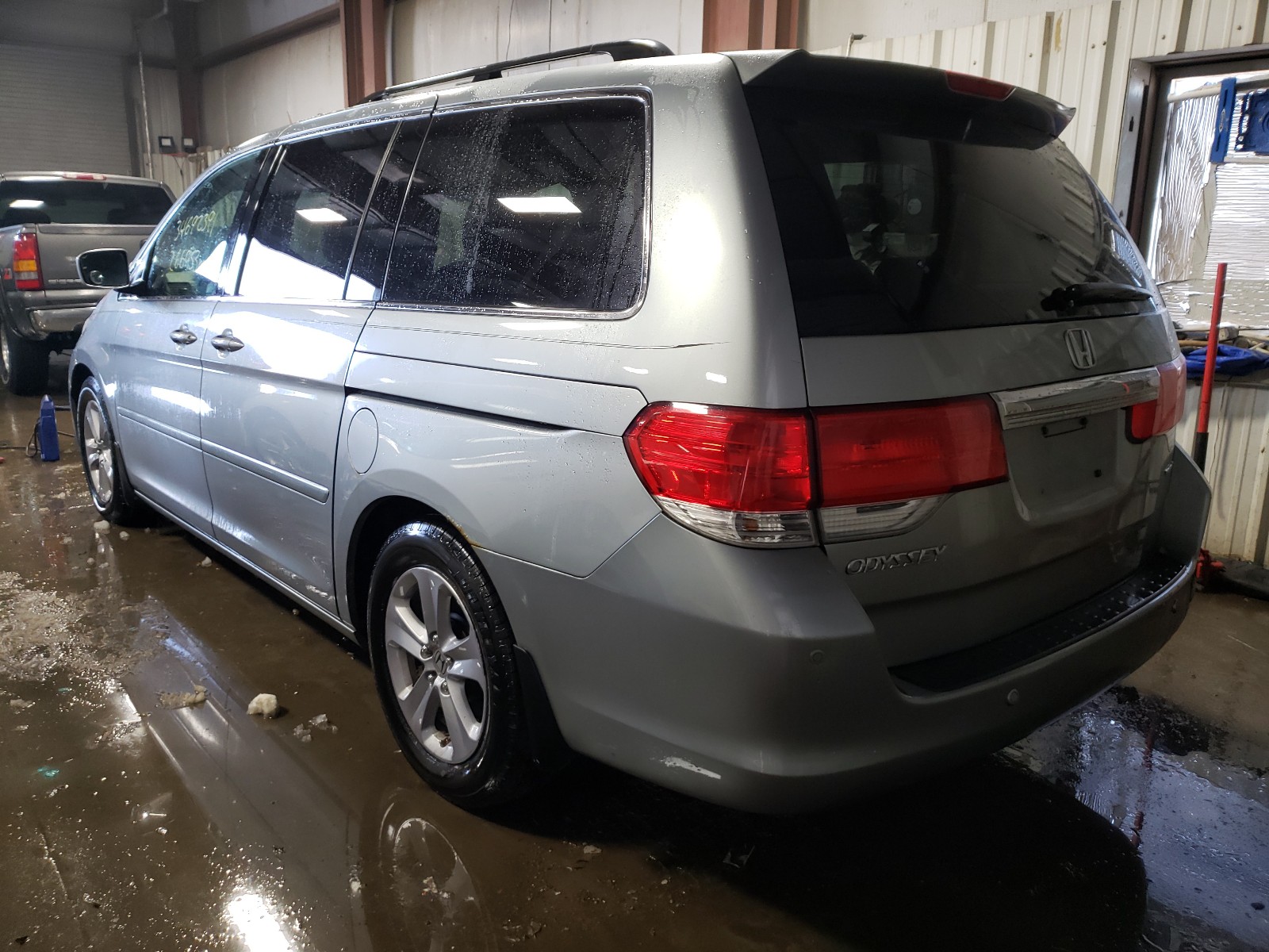 Photo 2 VIN: 5FNRL38948B065014 - HONDA ODYSSEY TO 