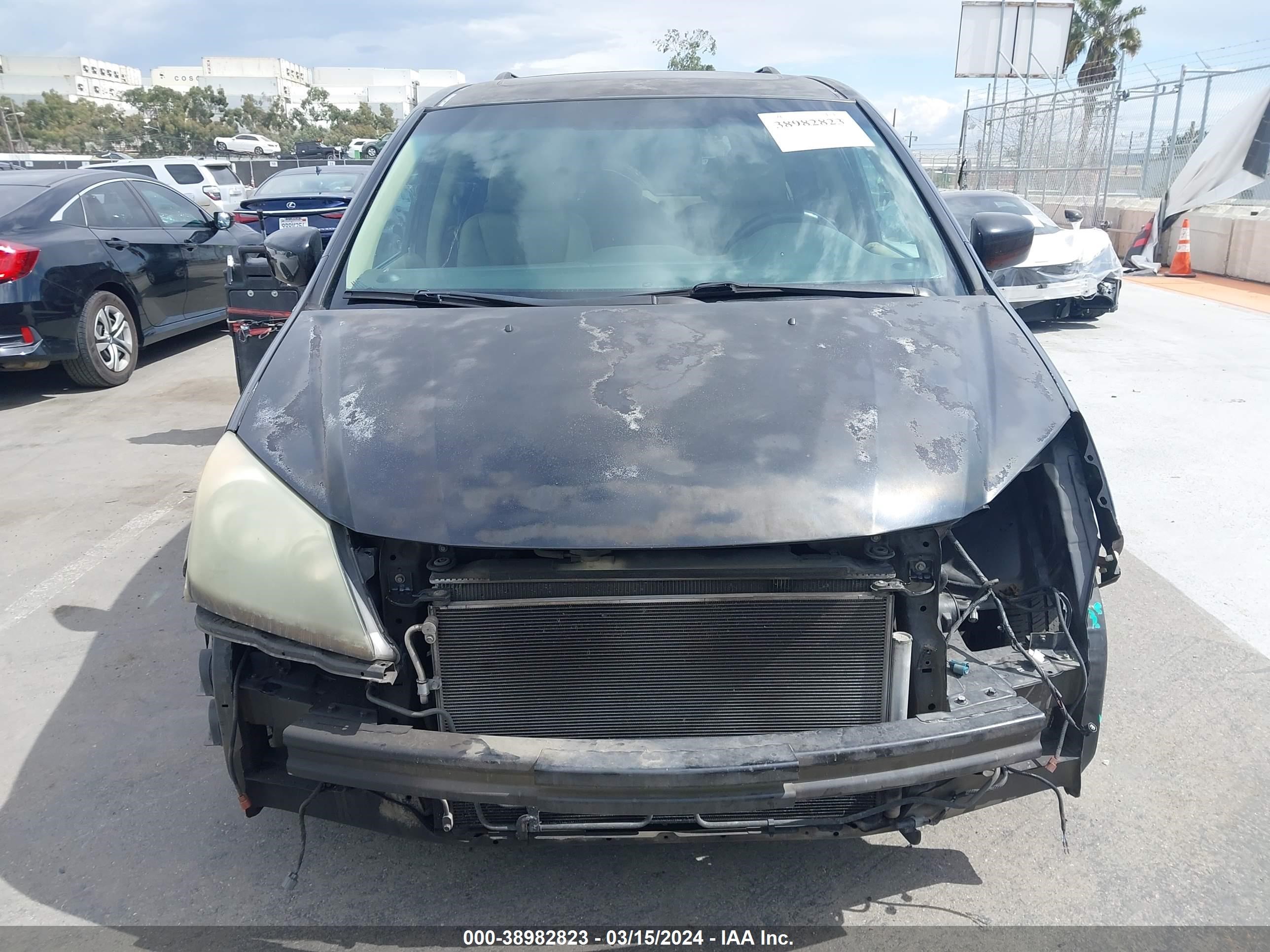 Photo 12 VIN: 5FNRL38968B035027 - HONDA ODYSSEY 