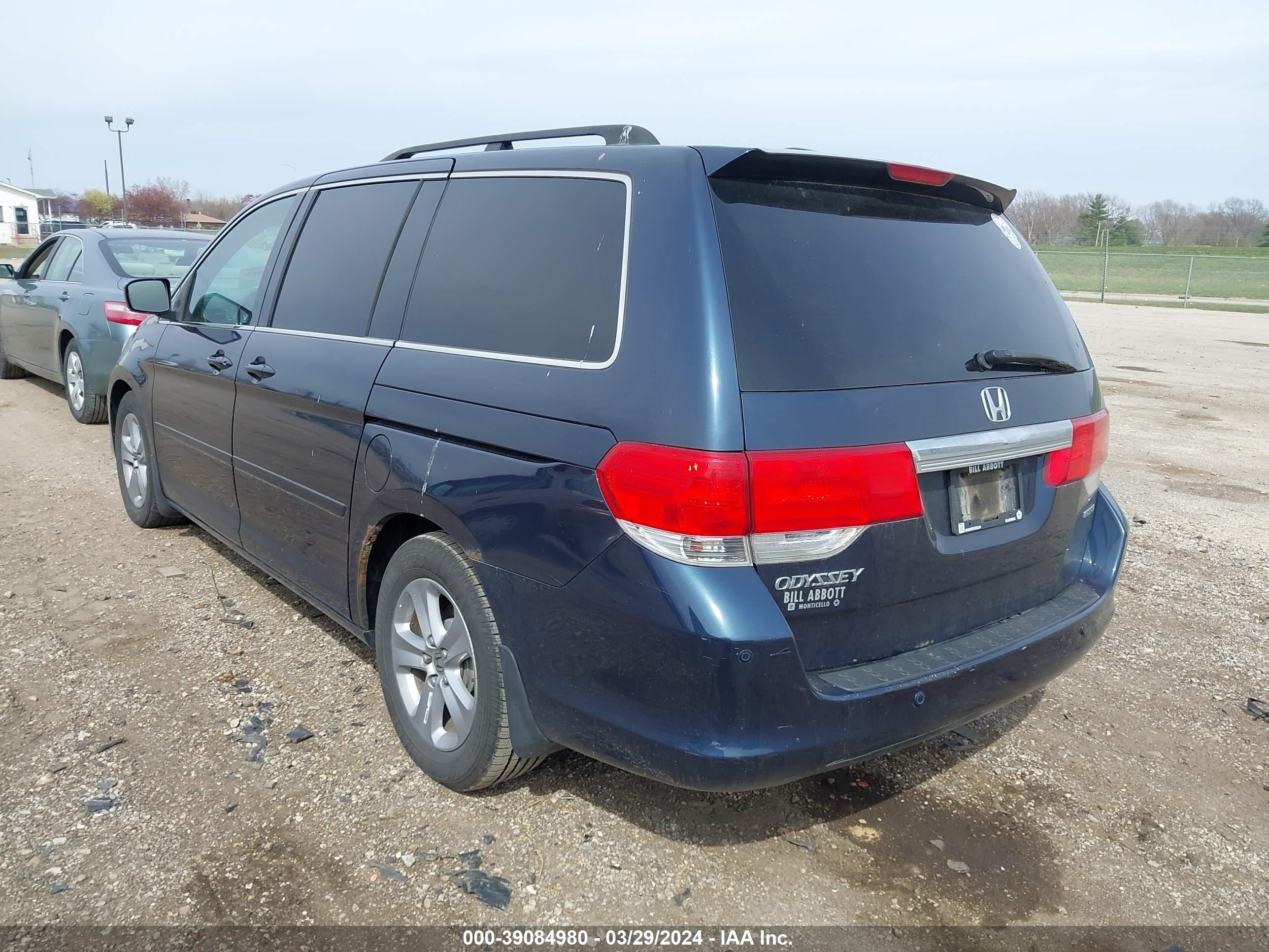 Photo 2 VIN: 5FNRL38969B008878 - HONDA ODYSSEY 