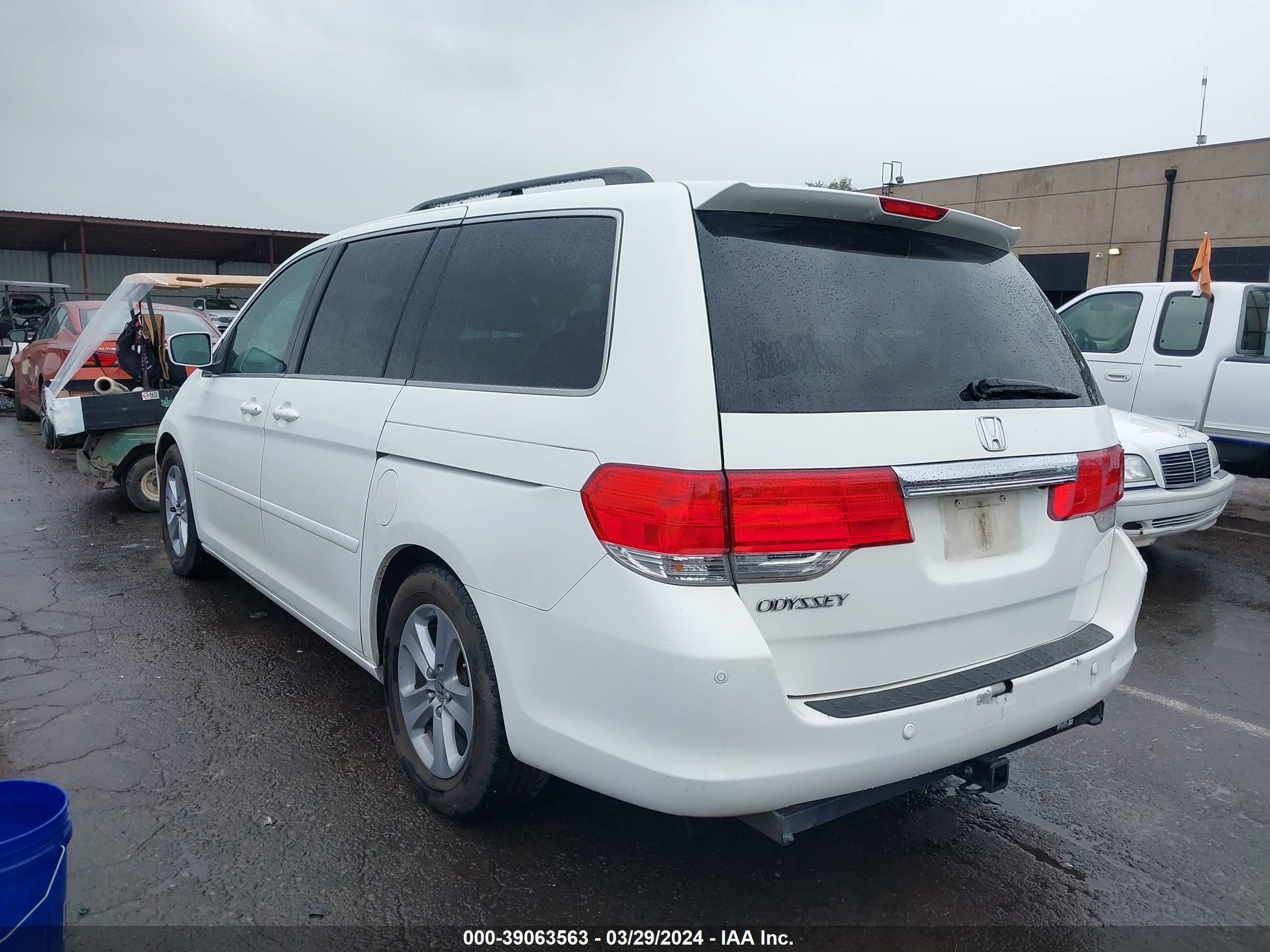 Photo 2 VIN: 5FNRL38978B009360 - HONDA ODYSSEY 