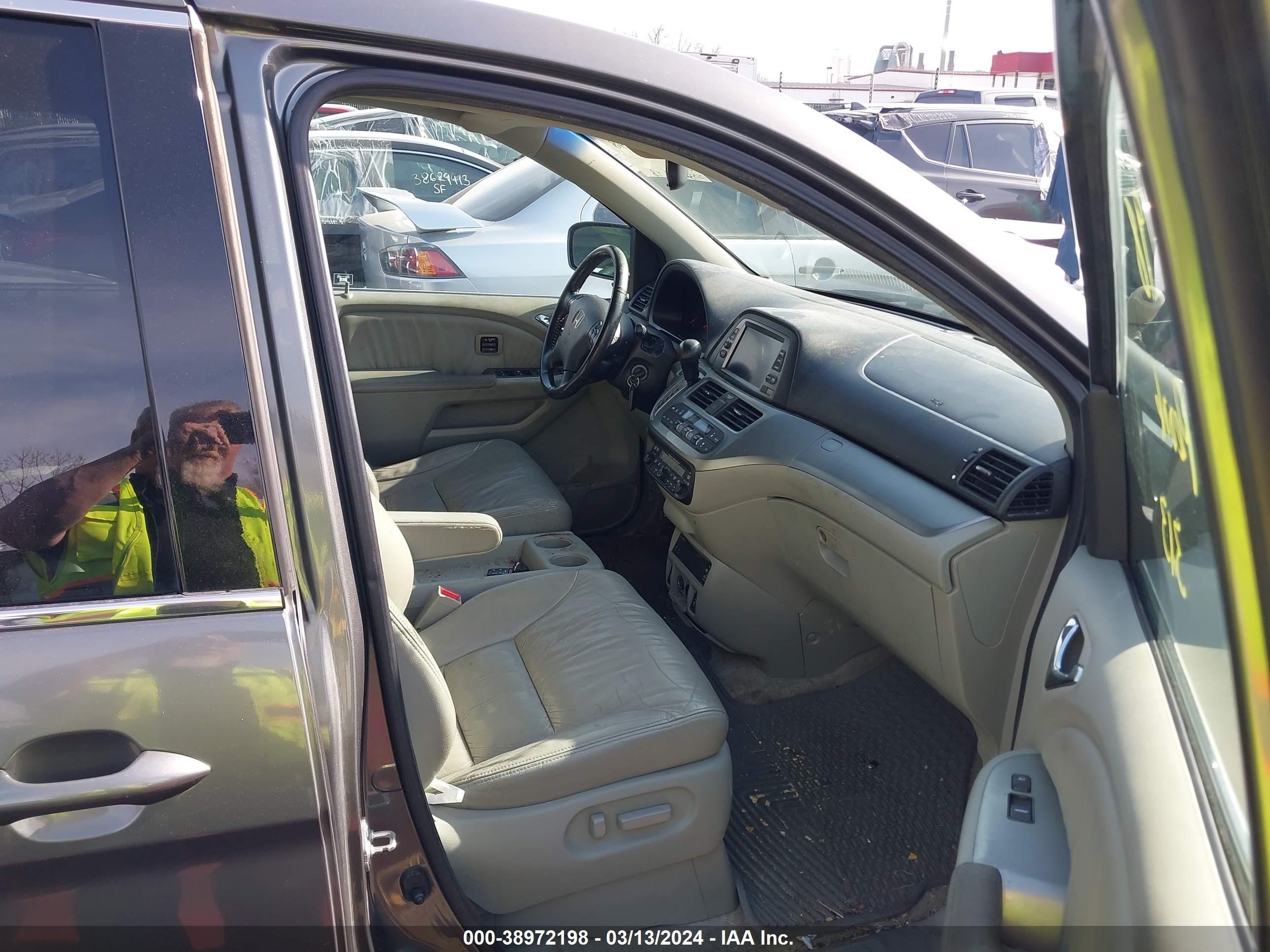 Photo 4 VIN: 5FNRL38978B018849 - HONDA ODYSSEY 