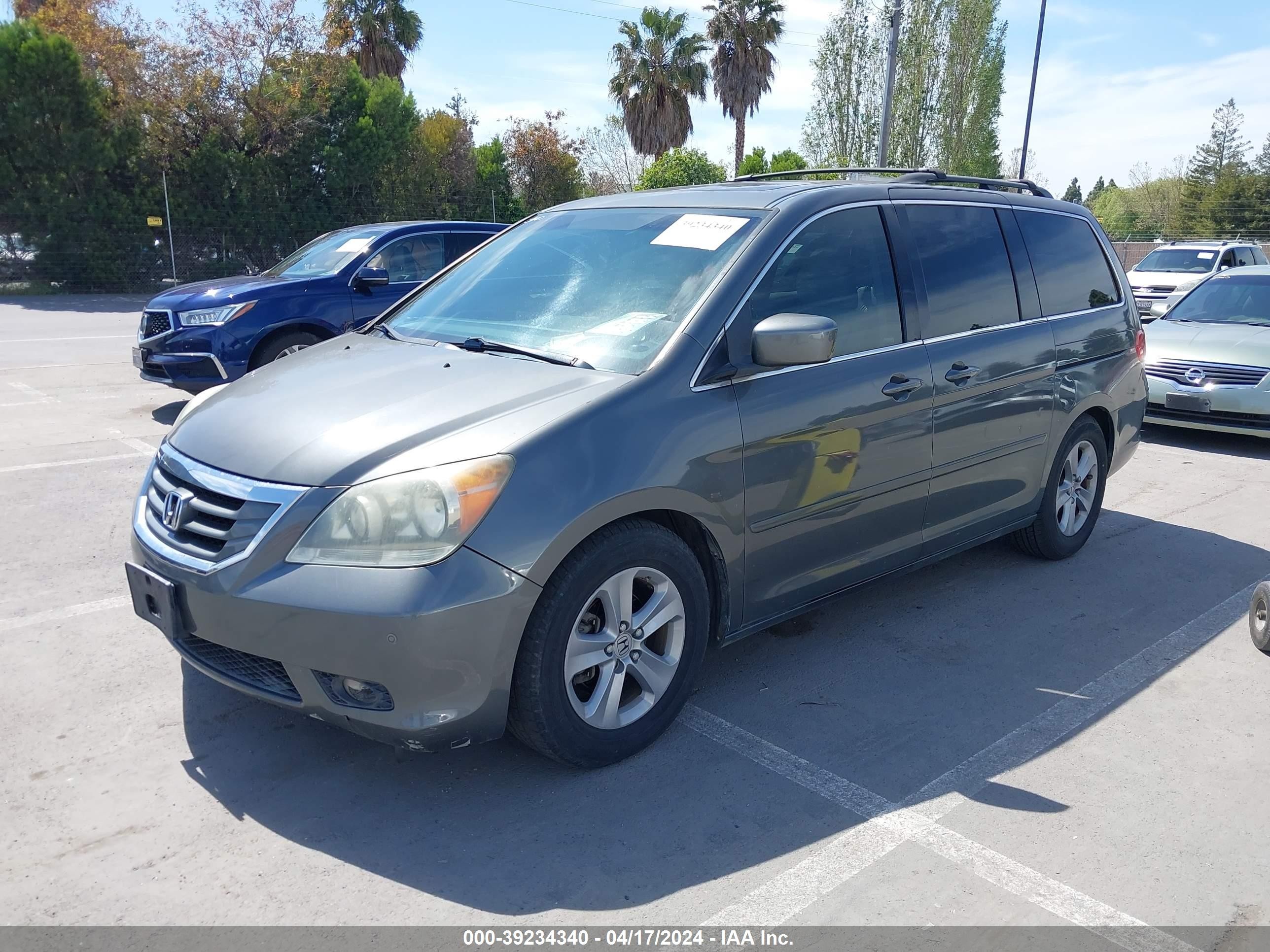 Photo 1 VIN: 5FNRL38988B059880 - HONDA ODYSSEY 