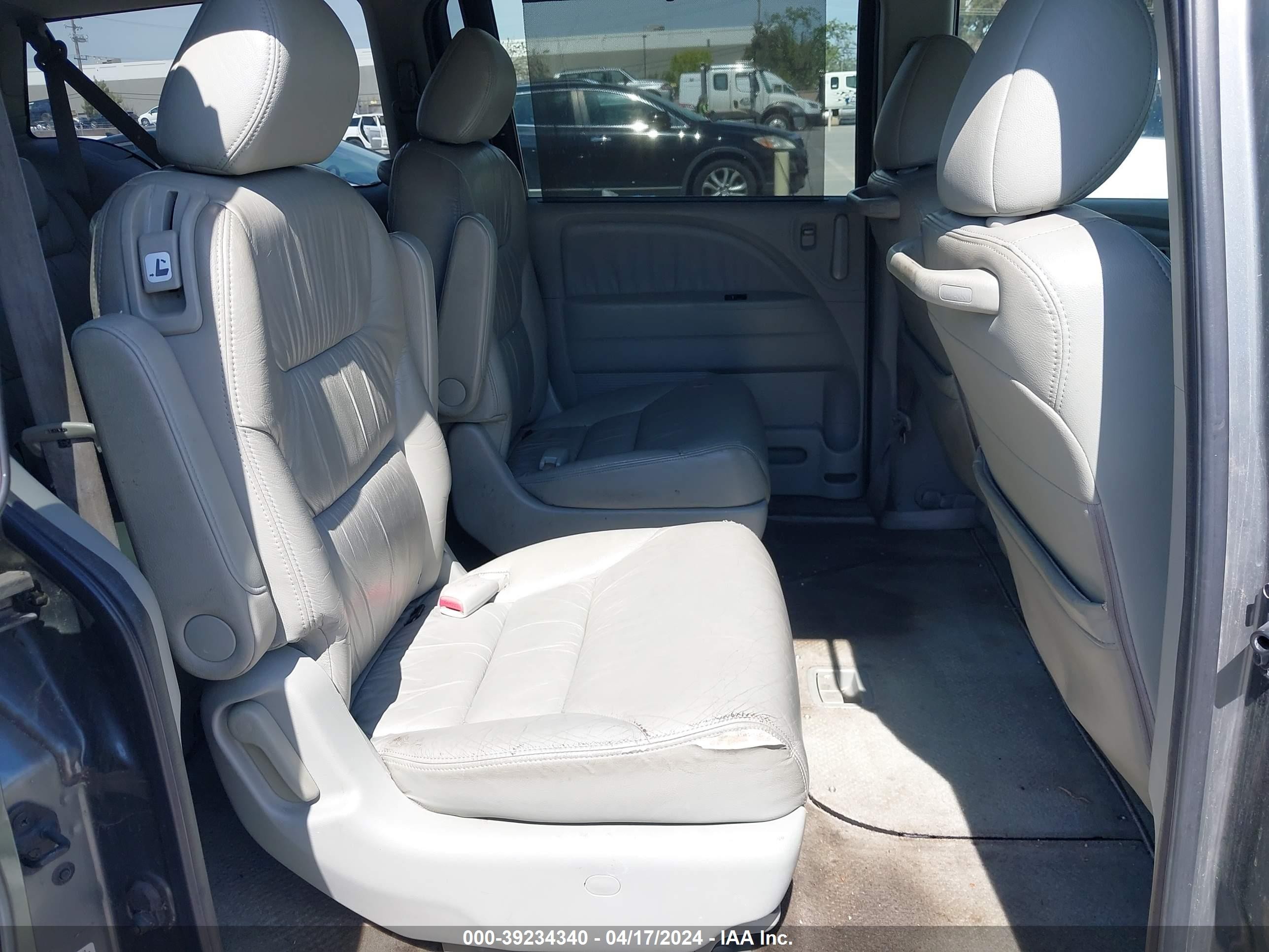 Photo 7 VIN: 5FNRL38988B059880 - HONDA ODYSSEY 