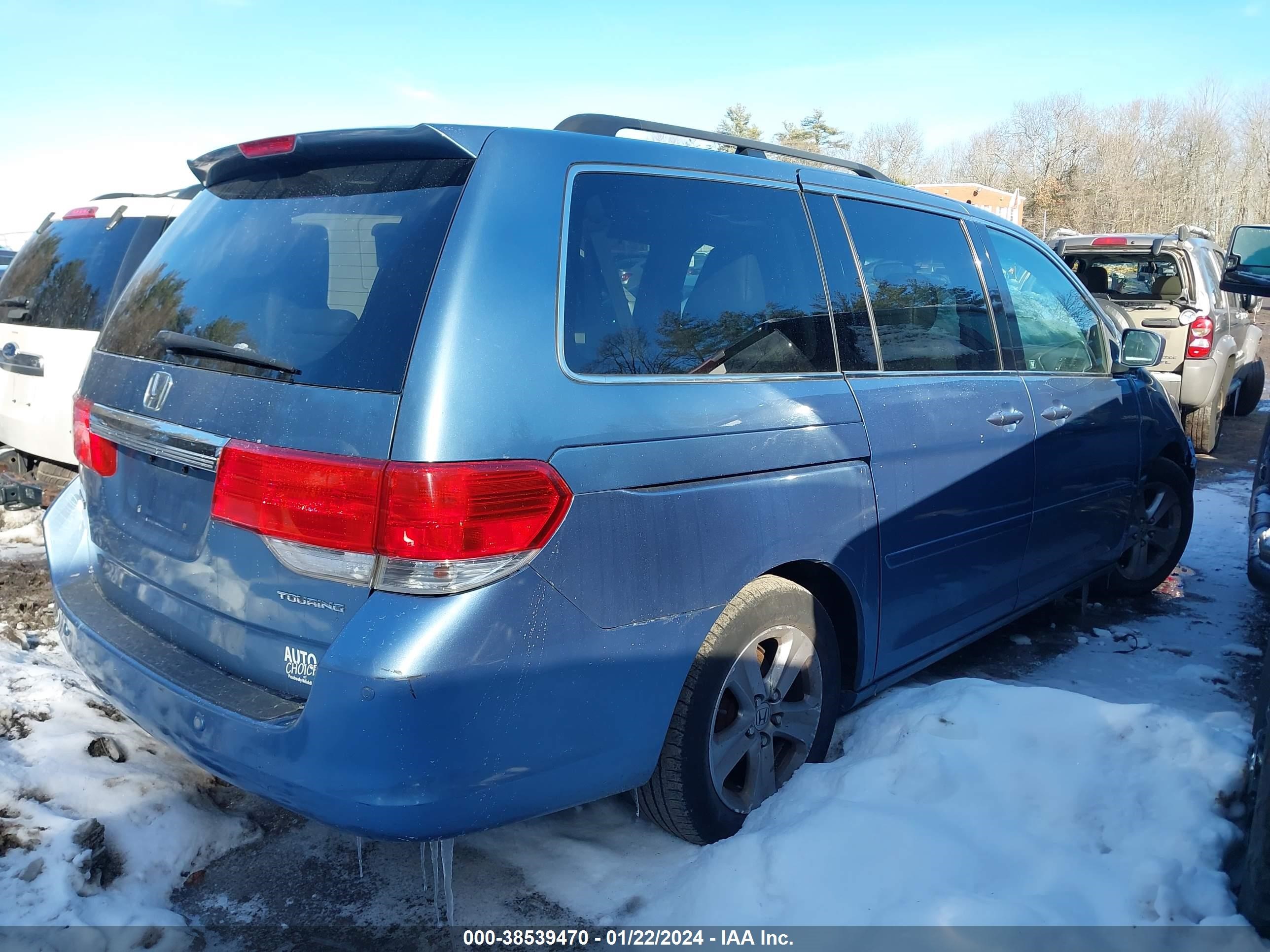 Photo 3 VIN: 5FNRL389X8B113387 - HONDA ODYSSEY 