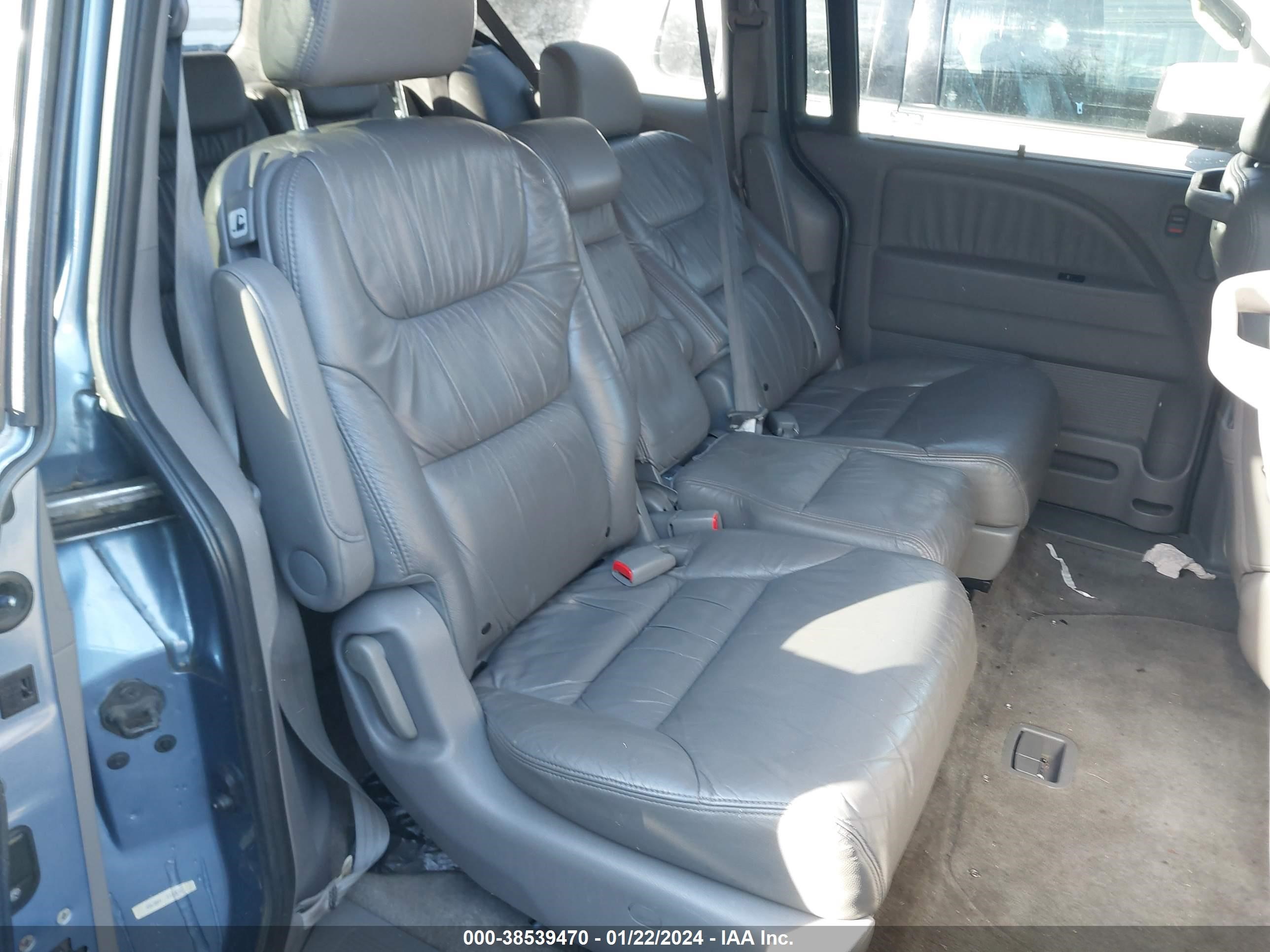 Photo 7 VIN: 5FNRL389X8B113387 - HONDA ODYSSEY 