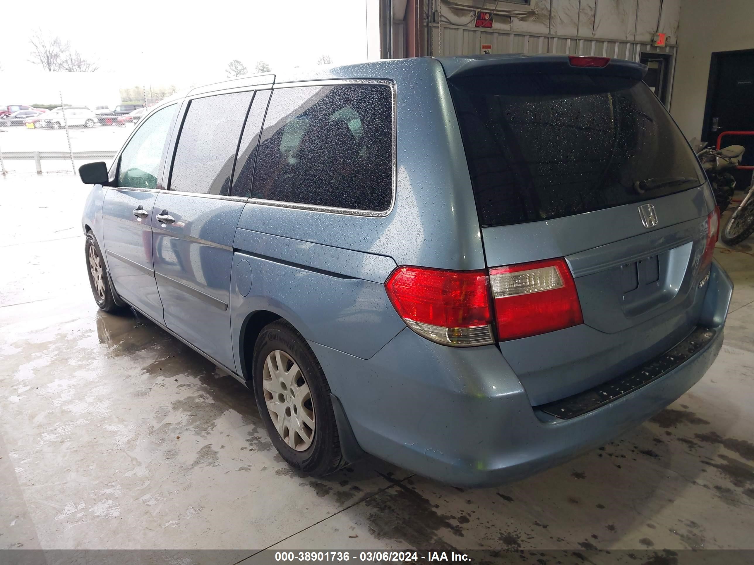 Photo 2 VIN: 5FNRL3H20AB009287 - HONDA ODYSSEY 