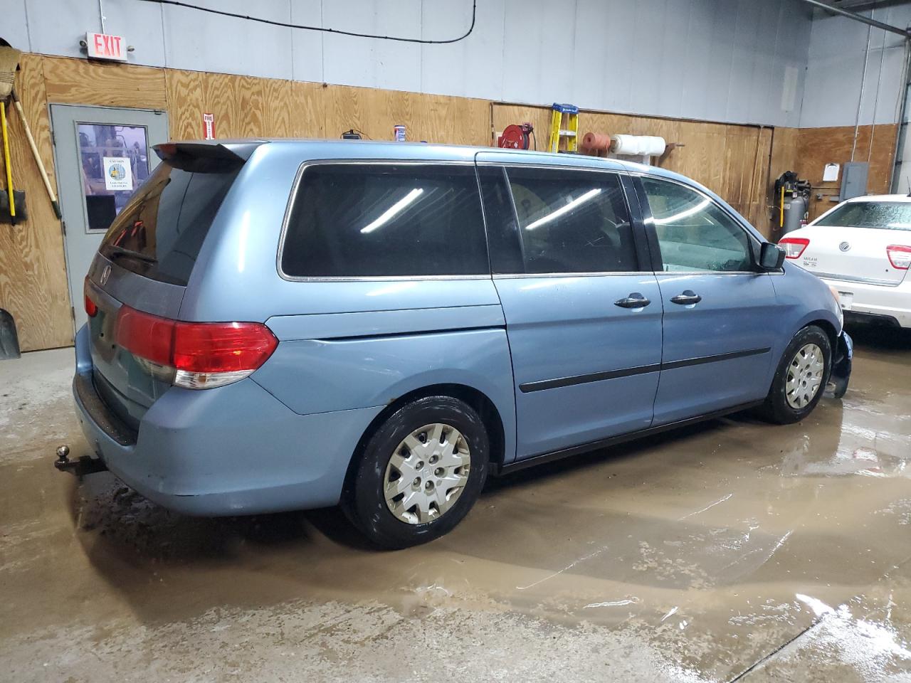 Photo 2 VIN: 5FNRL3H22AB088025 - HONDA ODYSSEY 