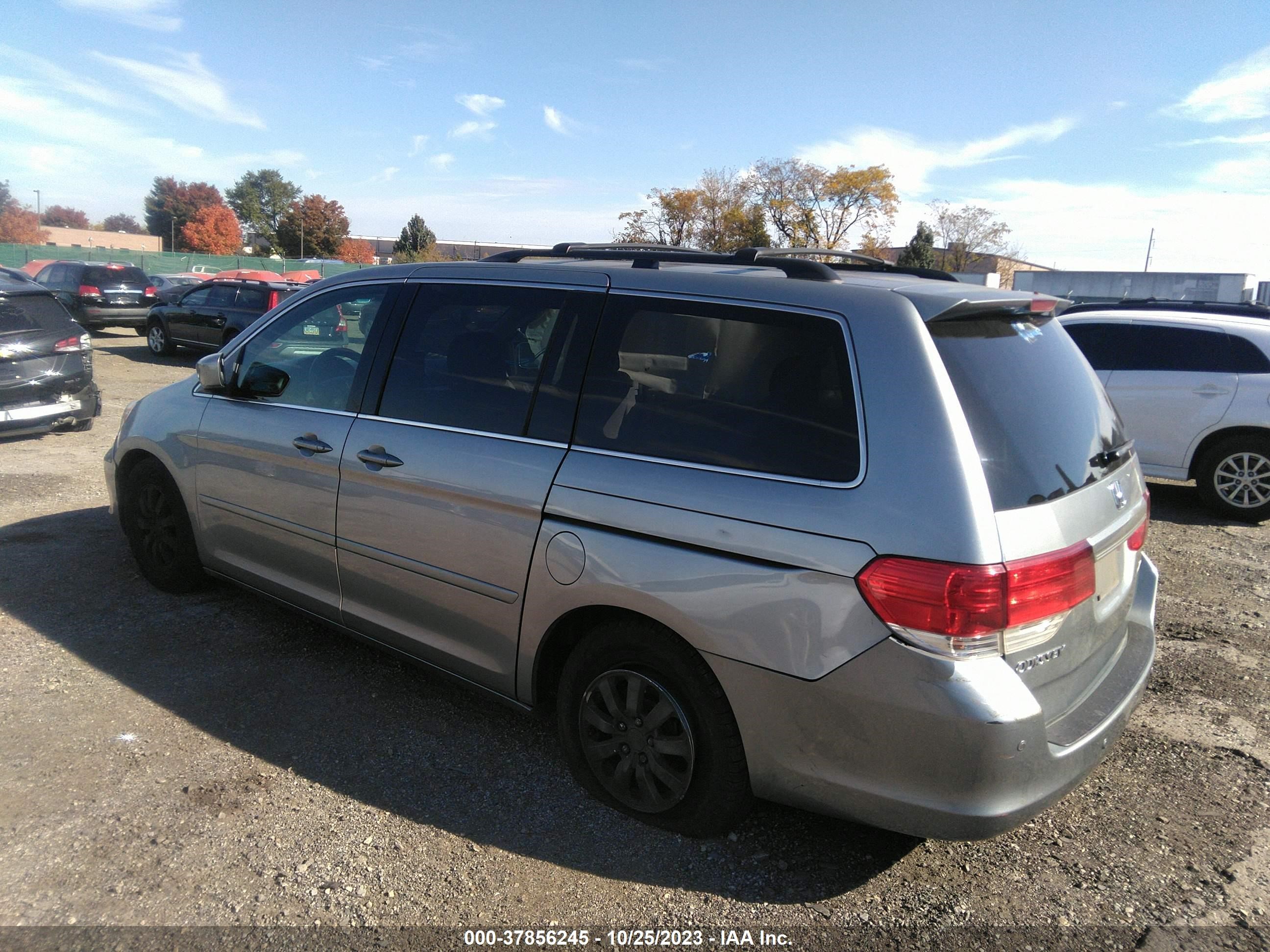 Photo 2 VIN: 5FNRL3H41AB020266 - HONDA ODYSSEY 