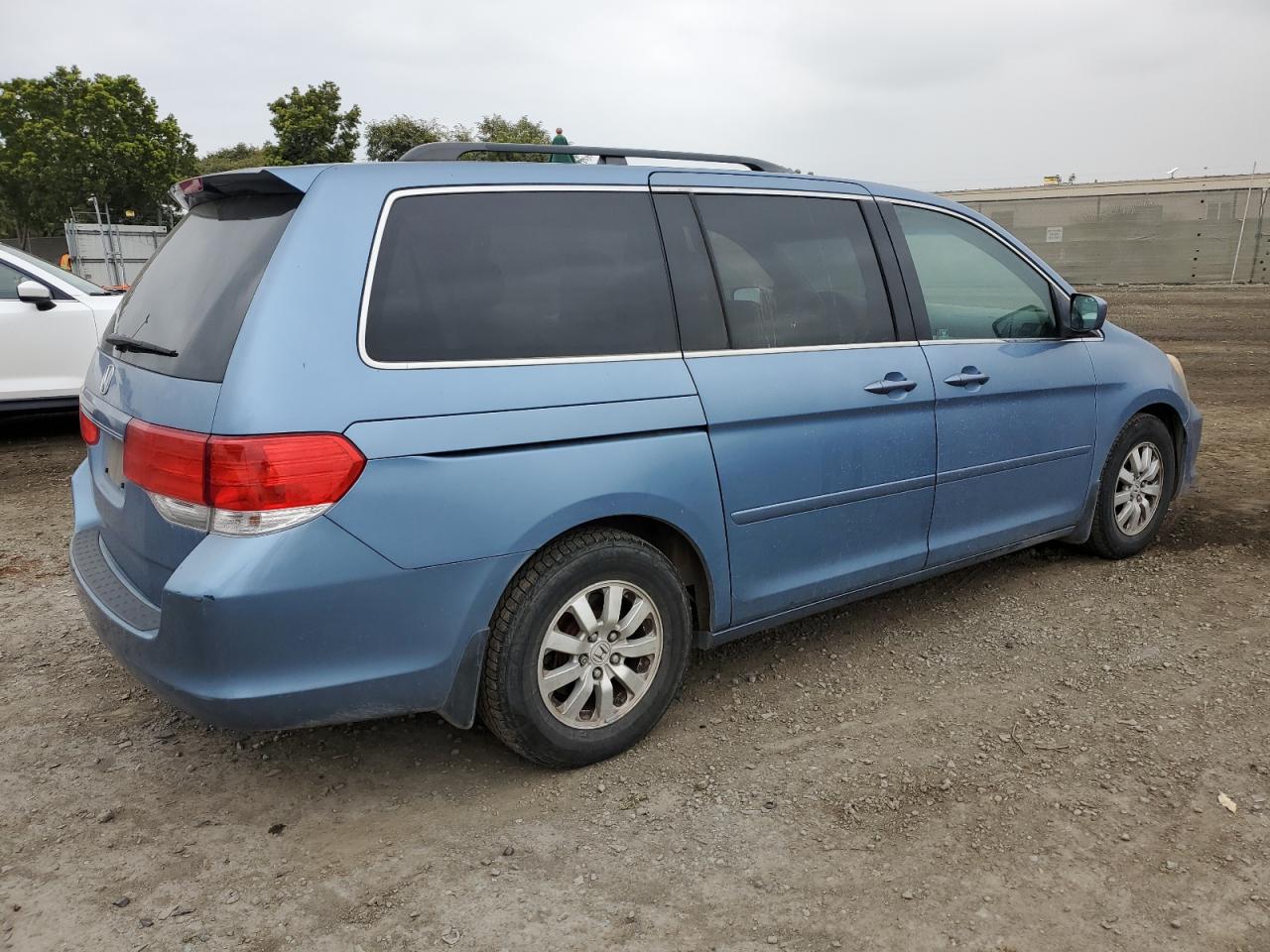 Photo 2 VIN: 5FNRL3H45AB043291 - HONDA ODYSSEY 