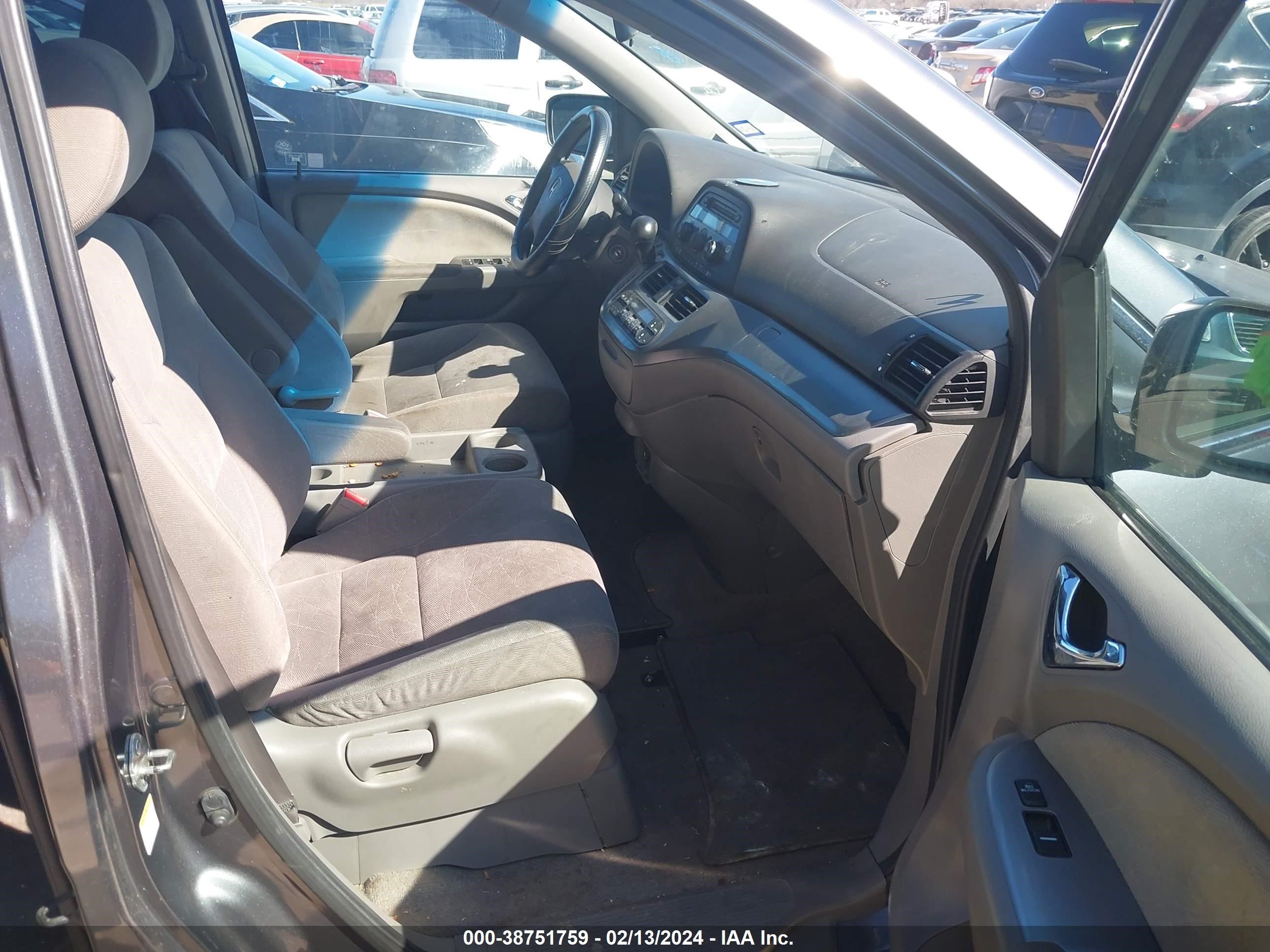 Photo 4 VIN: 5FNRL3H46AB077918 - HONDA ODYSSEY 