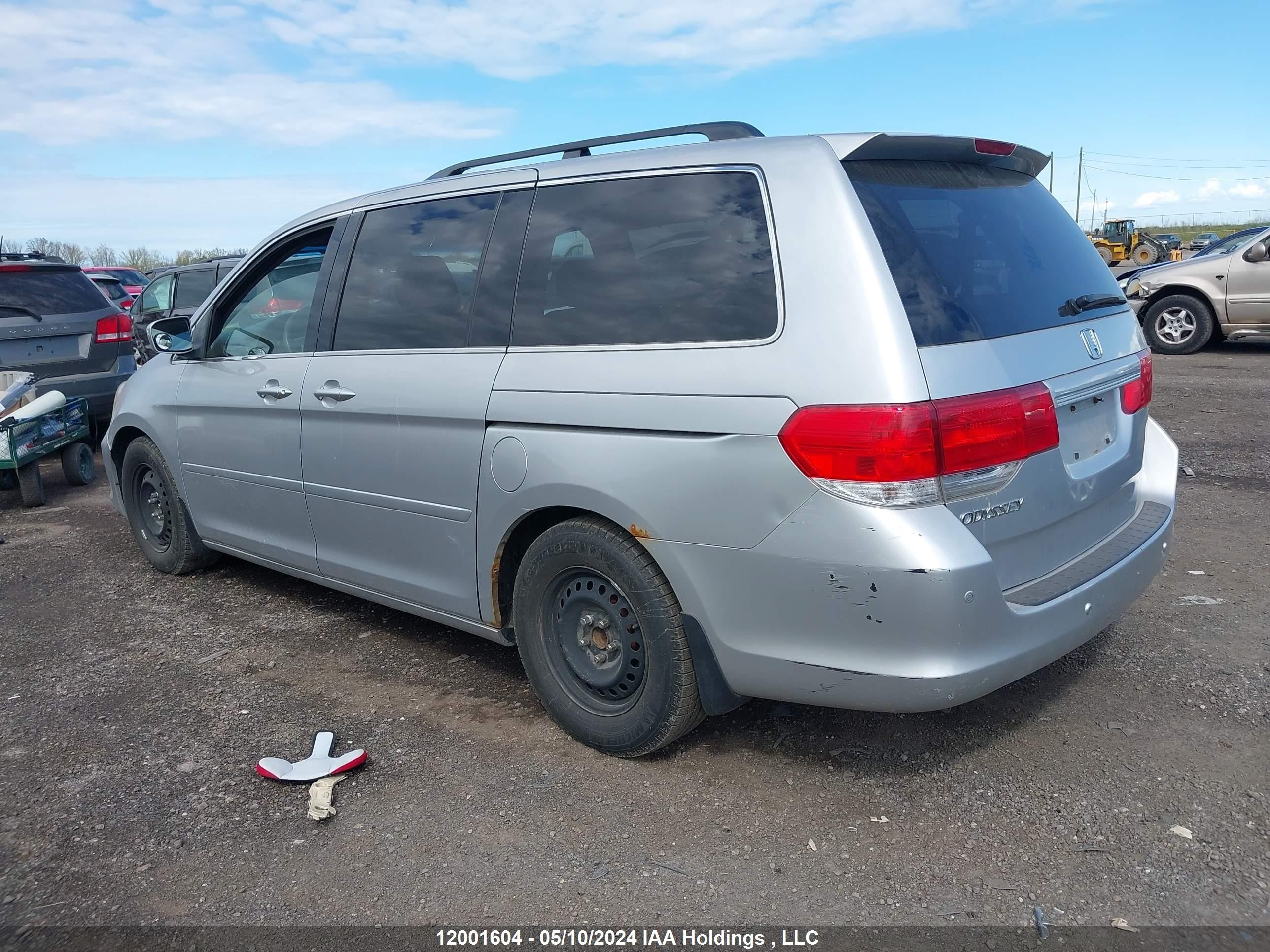 Photo 2 VIN: 5FNRL3H52AB506271 - HONDA ODYSSEY 