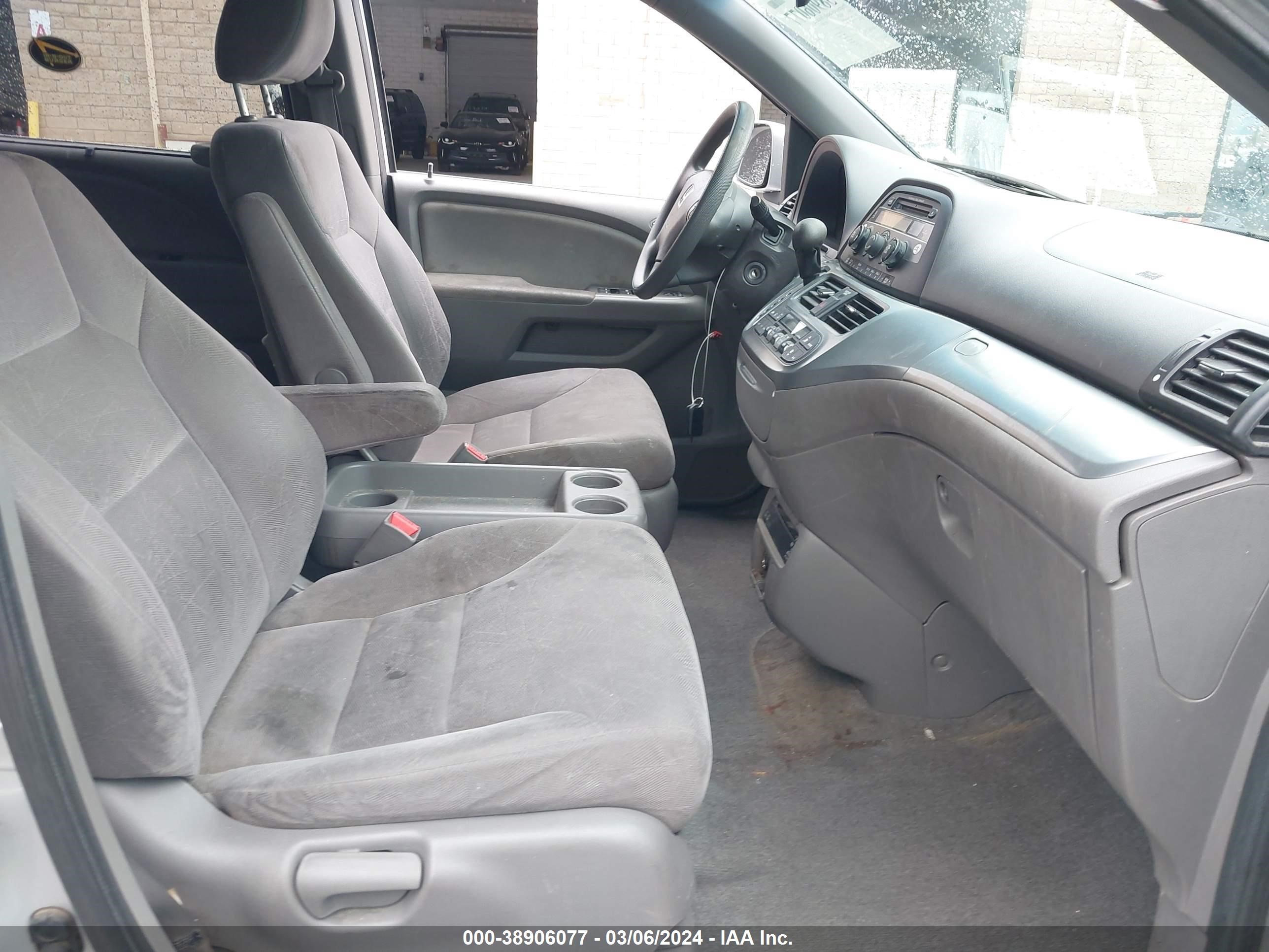 Photo 4 VIN: 5FNRL3H56AB089866 - HONDA ODYSSEY 