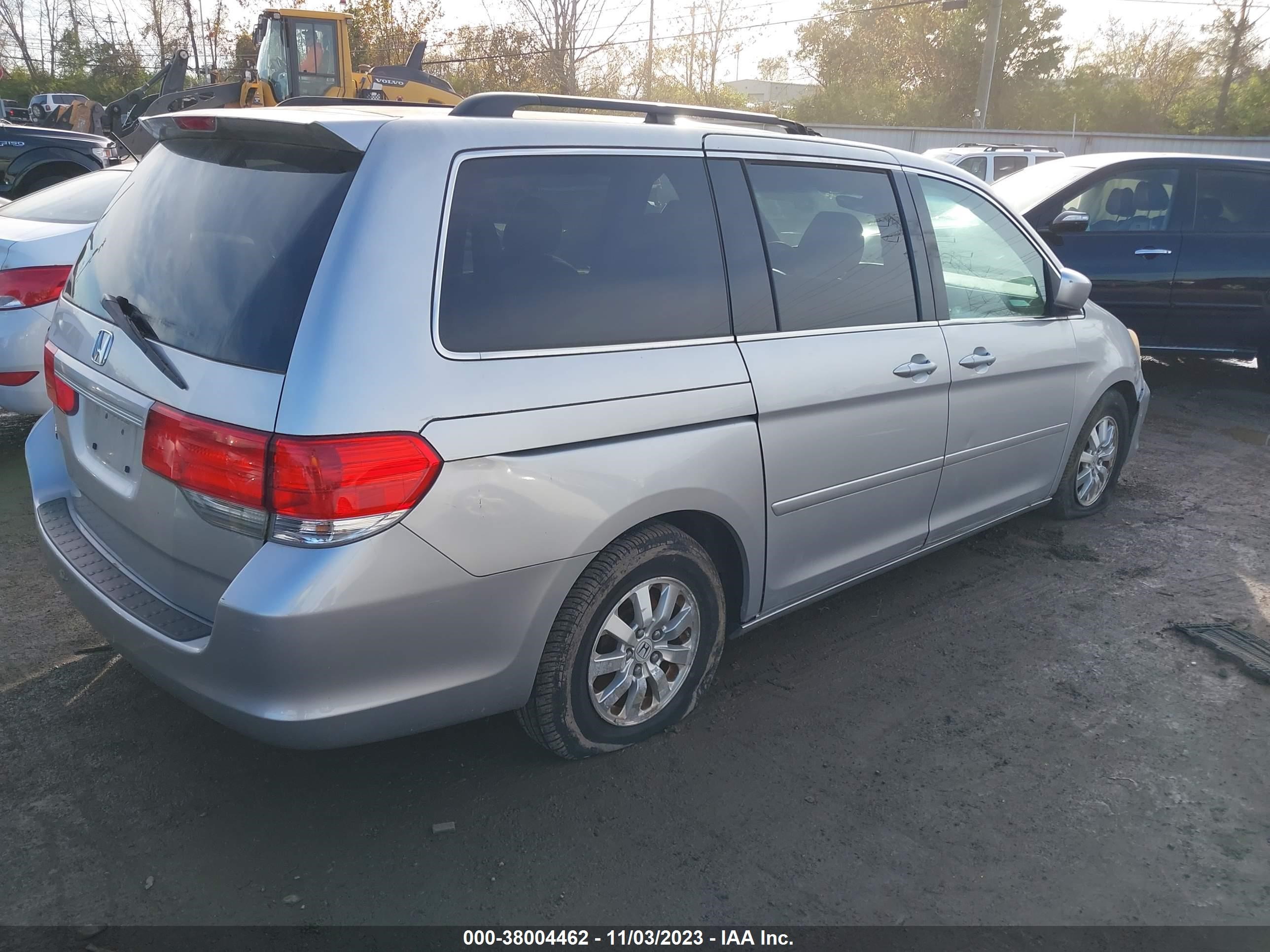 Photo 3 VIN: 5FNRL3H58AB098231 - HONDA ODYSSEY 