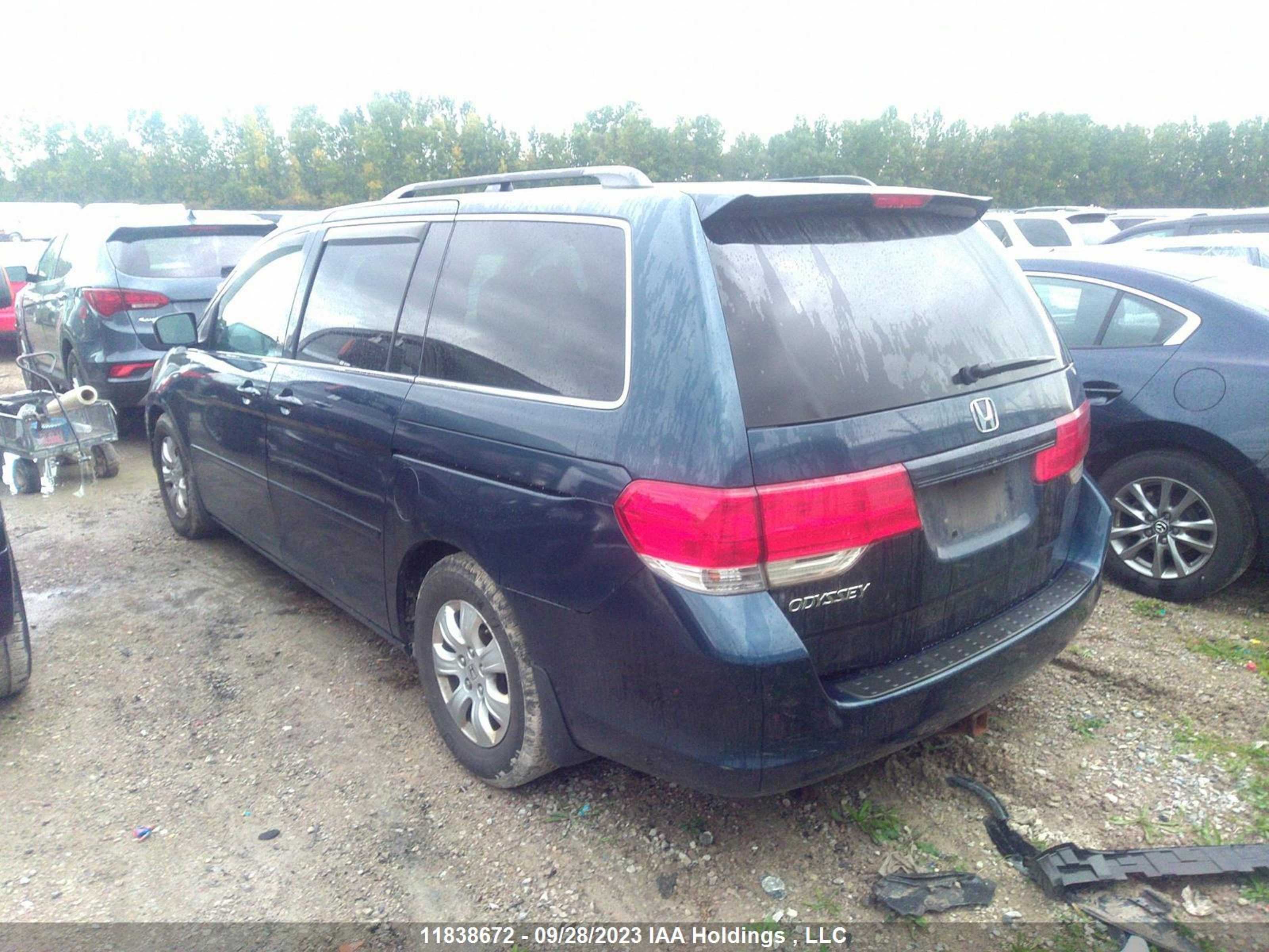 Photo 2 VIN: 5FNRL3H58AB506355 - HONDA ODYSSEY 