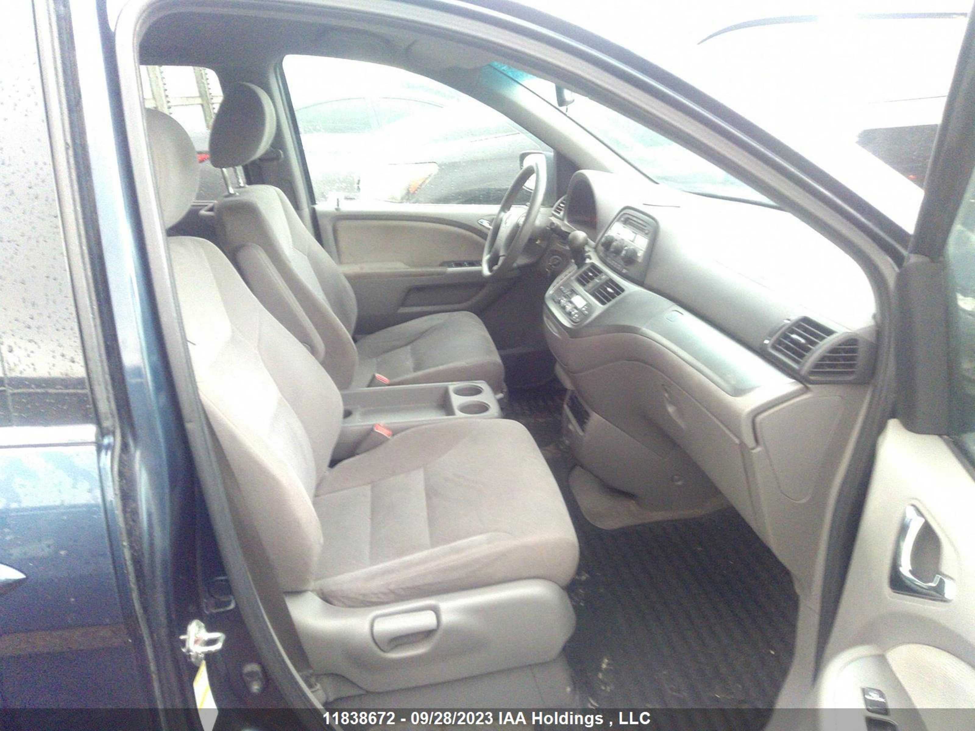 Photo 4 VIN: 5FNRL3H58AB506355 - HONDA ODYSSEY 