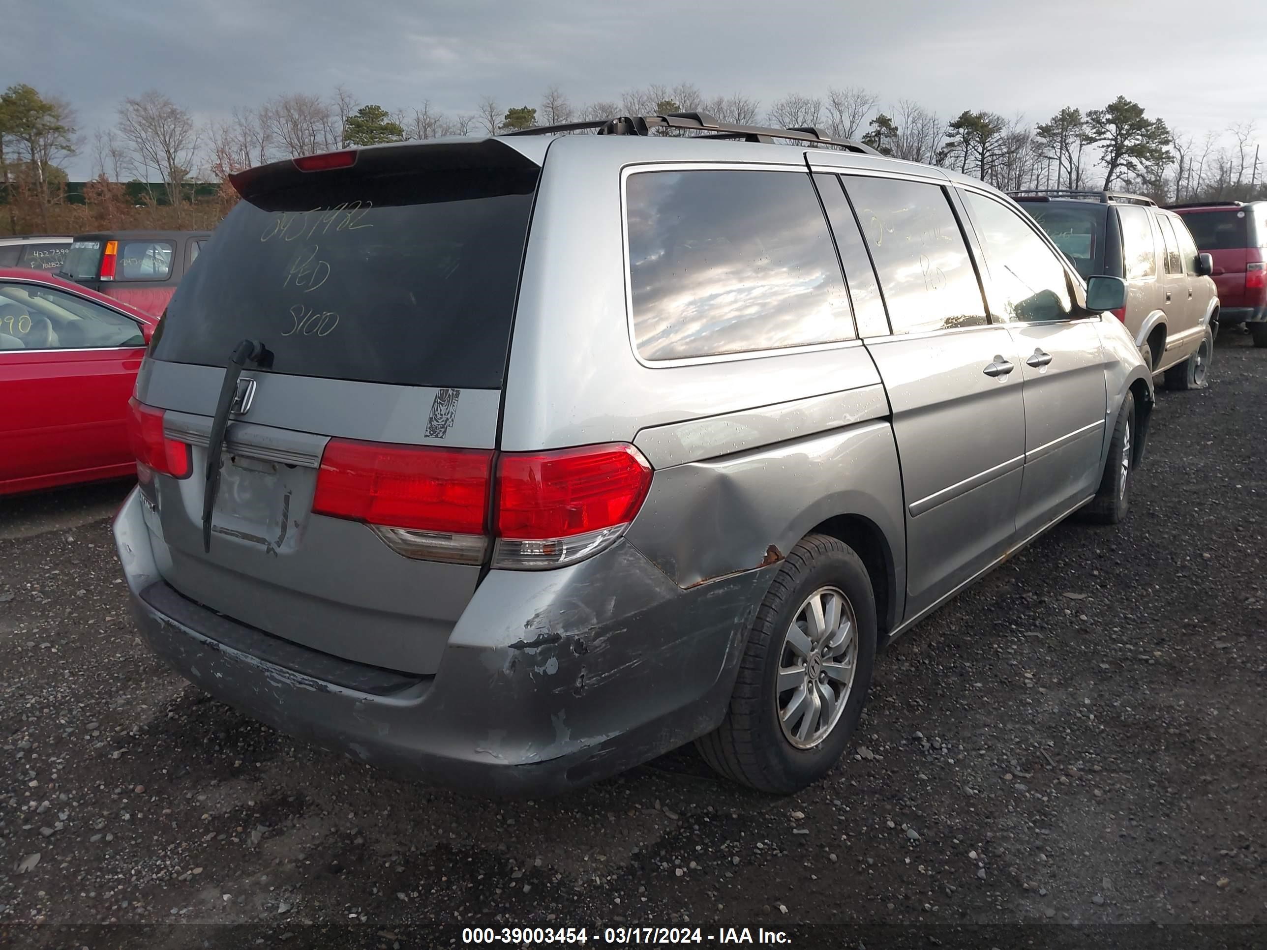 Photo 3 VIN: 5FNRL3H64AB051156 - HONDA ODYSSEY 