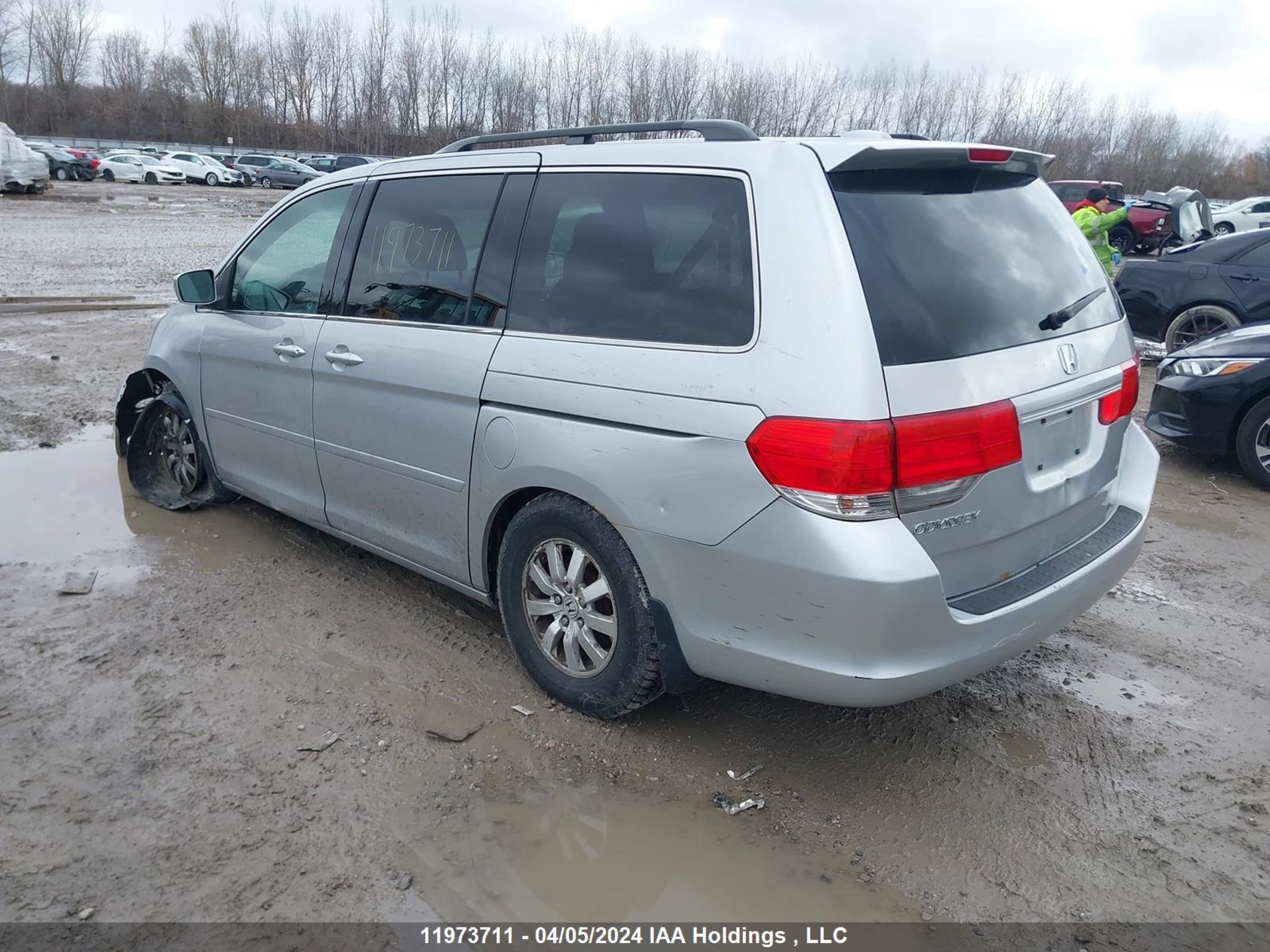 Photo 2 VIN: 5FNRL3H65AB502384 - HONDA ODYSSEY 