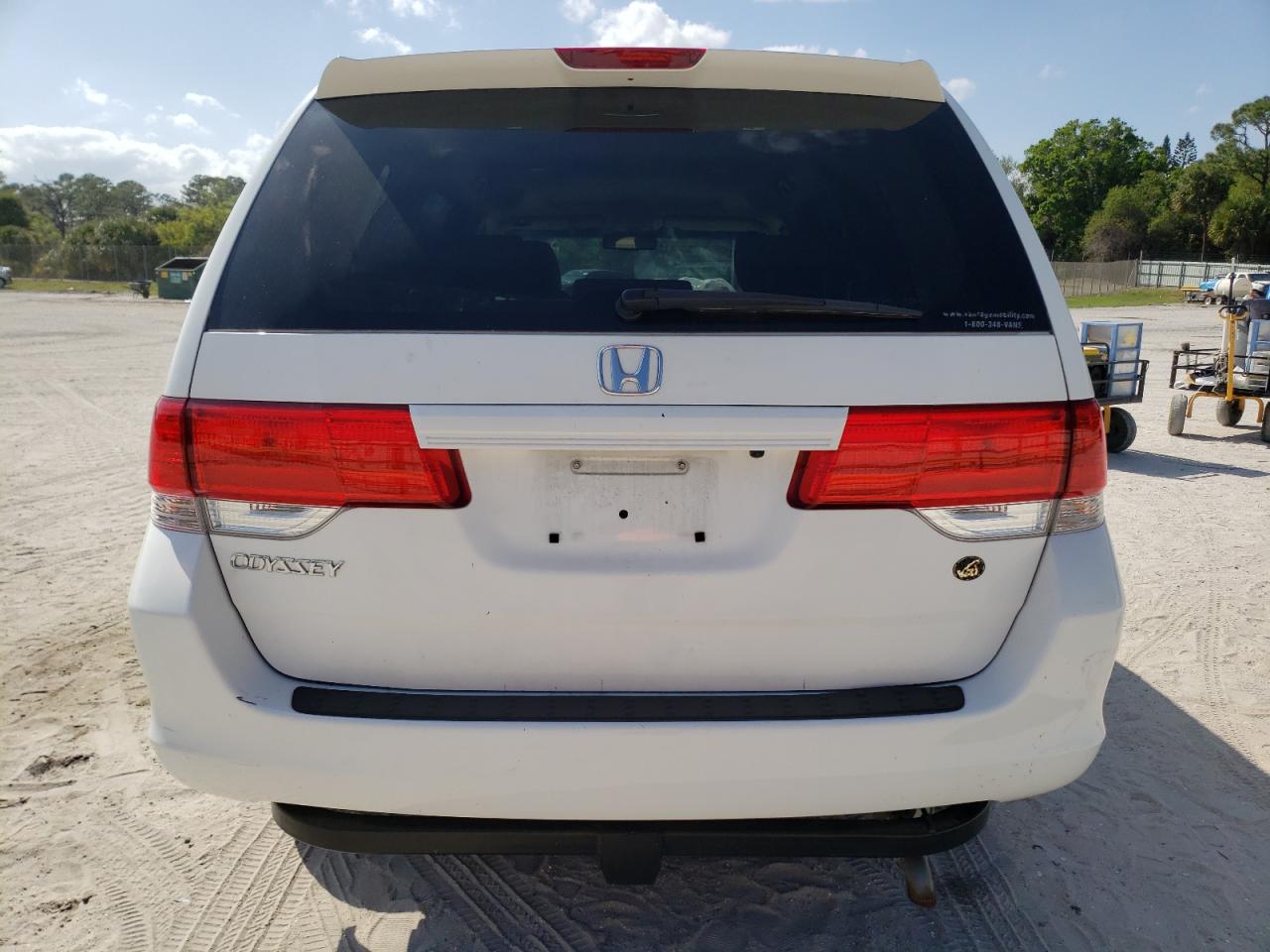 Photo 5 VIN: 5FNRL3H68AB055386 - HONDA ODYSSEY 