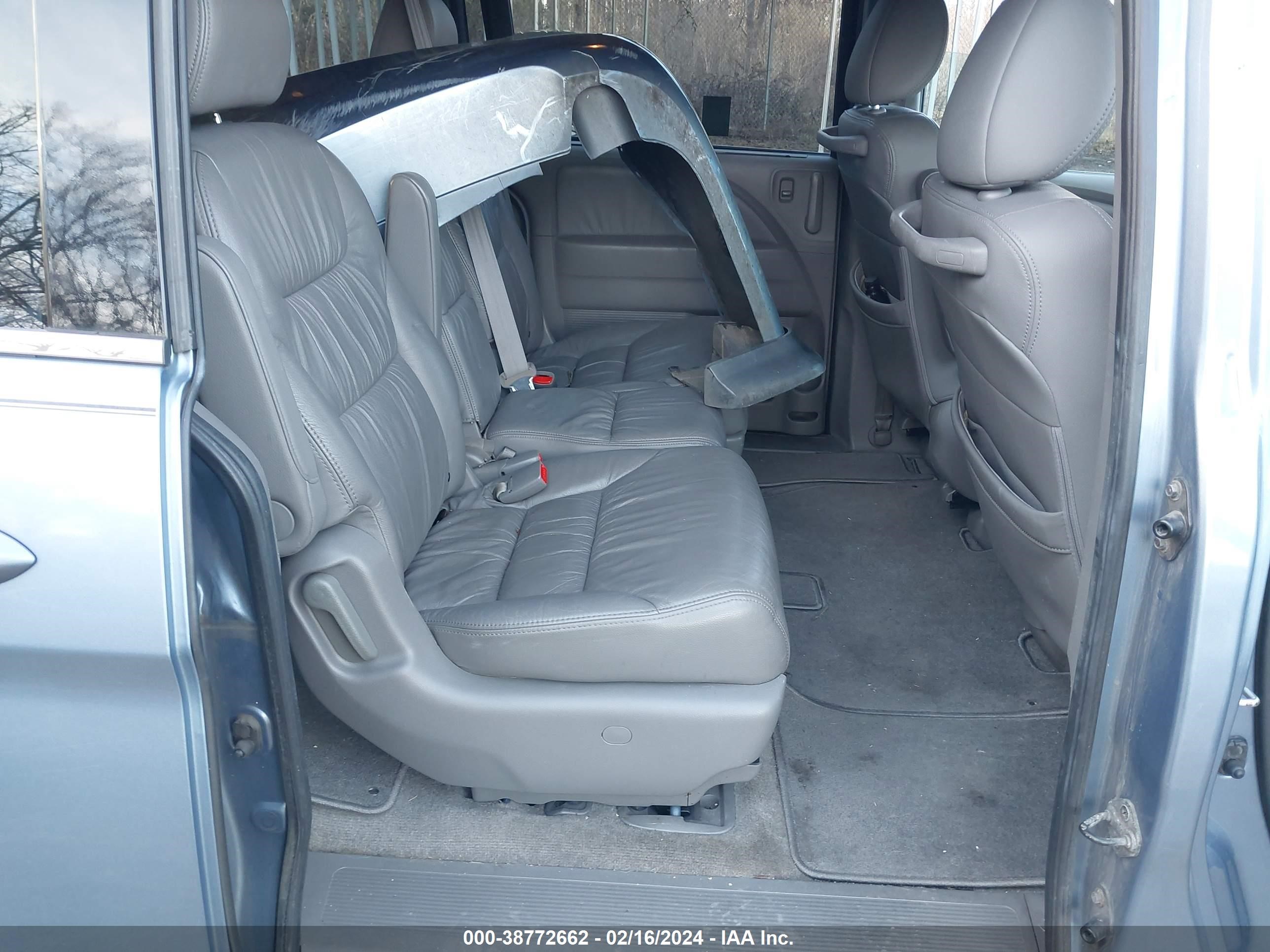 Photo 7 VIN: 5FNRL3H6XAB056426 - HONDA ODYSSEY 