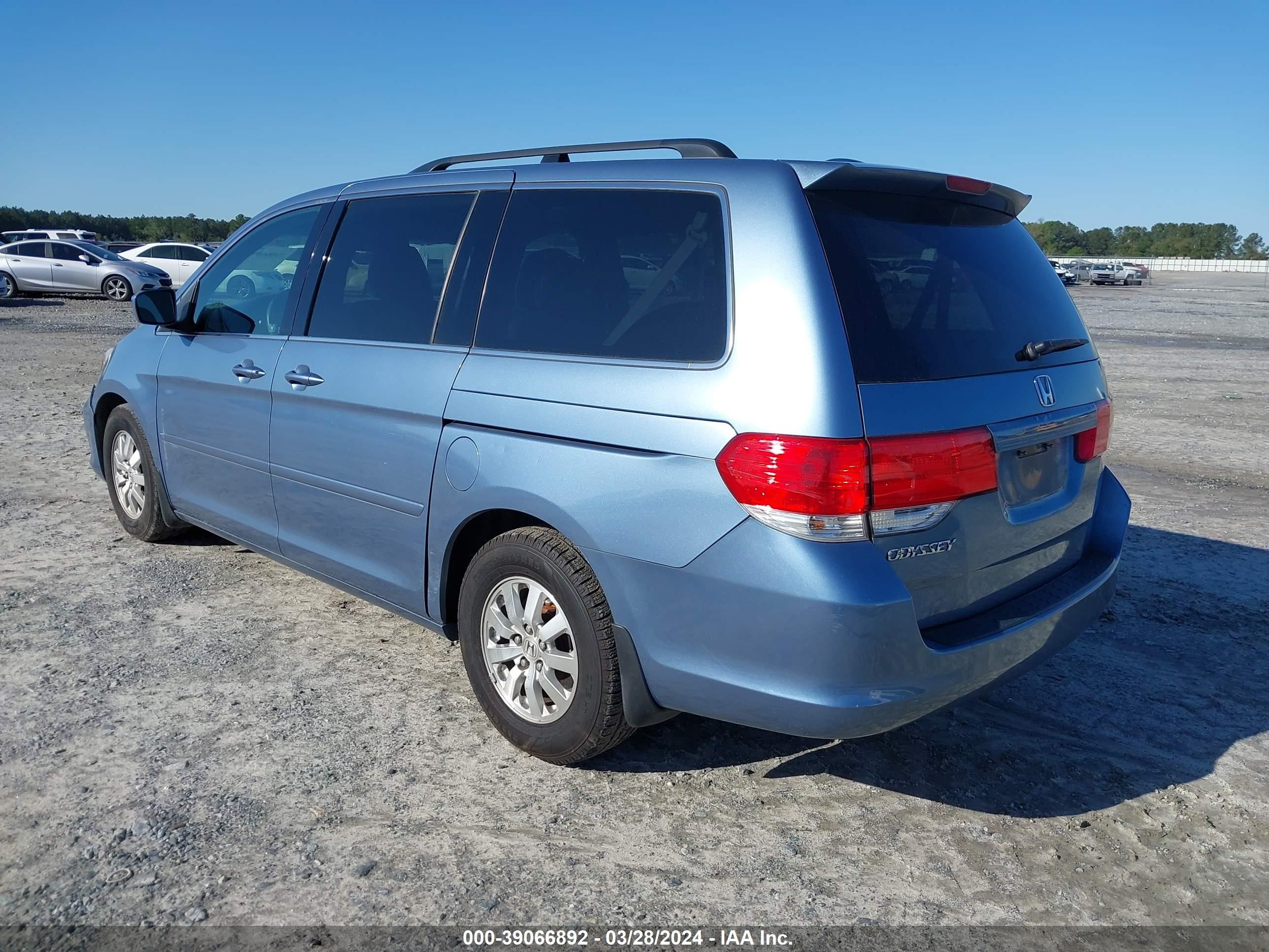 Photo 2 VIN: 5FNRL3H72AB003339 - HONDA ODYSSEY 