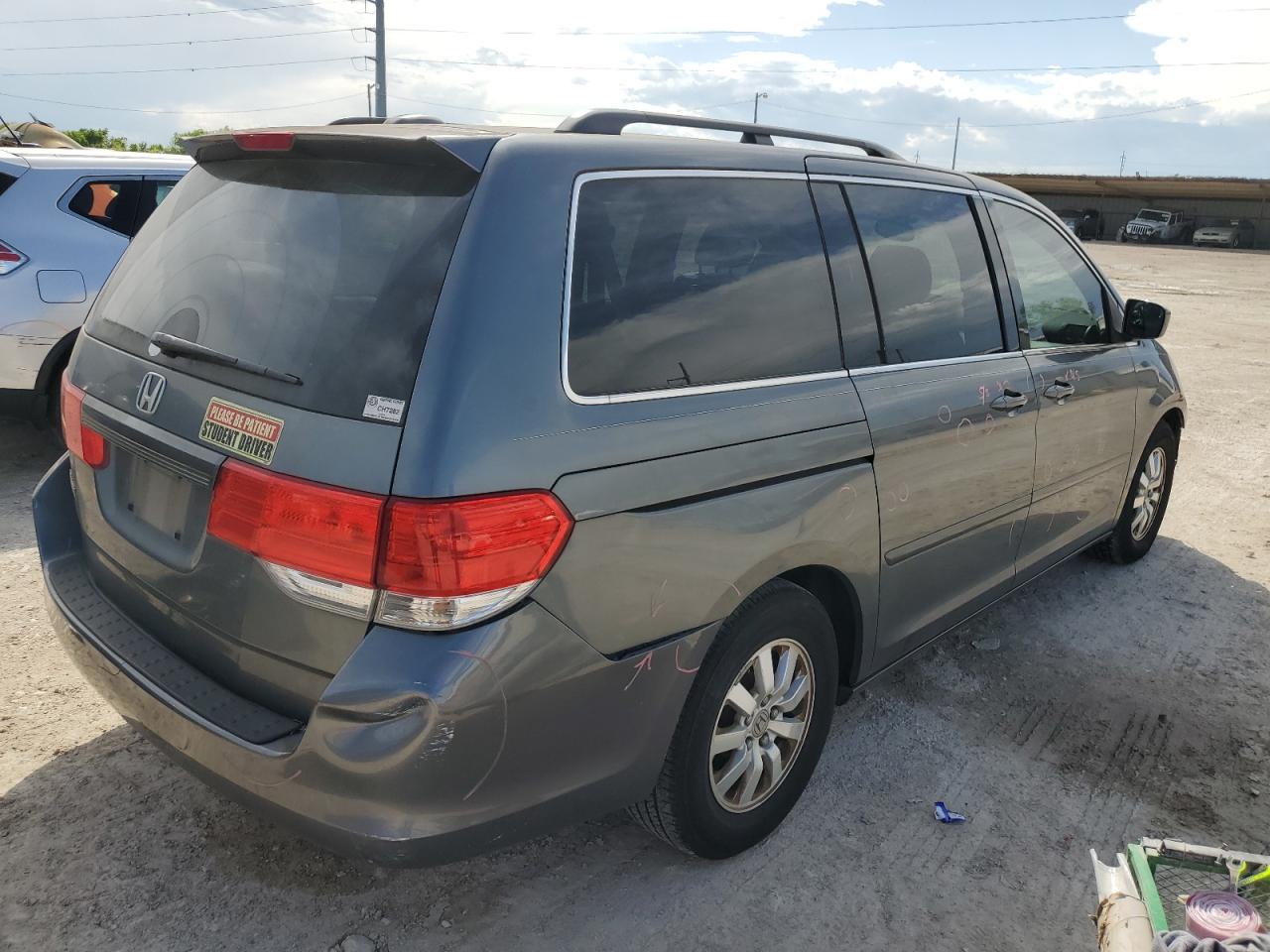 Photo 2 VIN: 5FNRL3H72AB060155 - HONDA ODYSSEY 