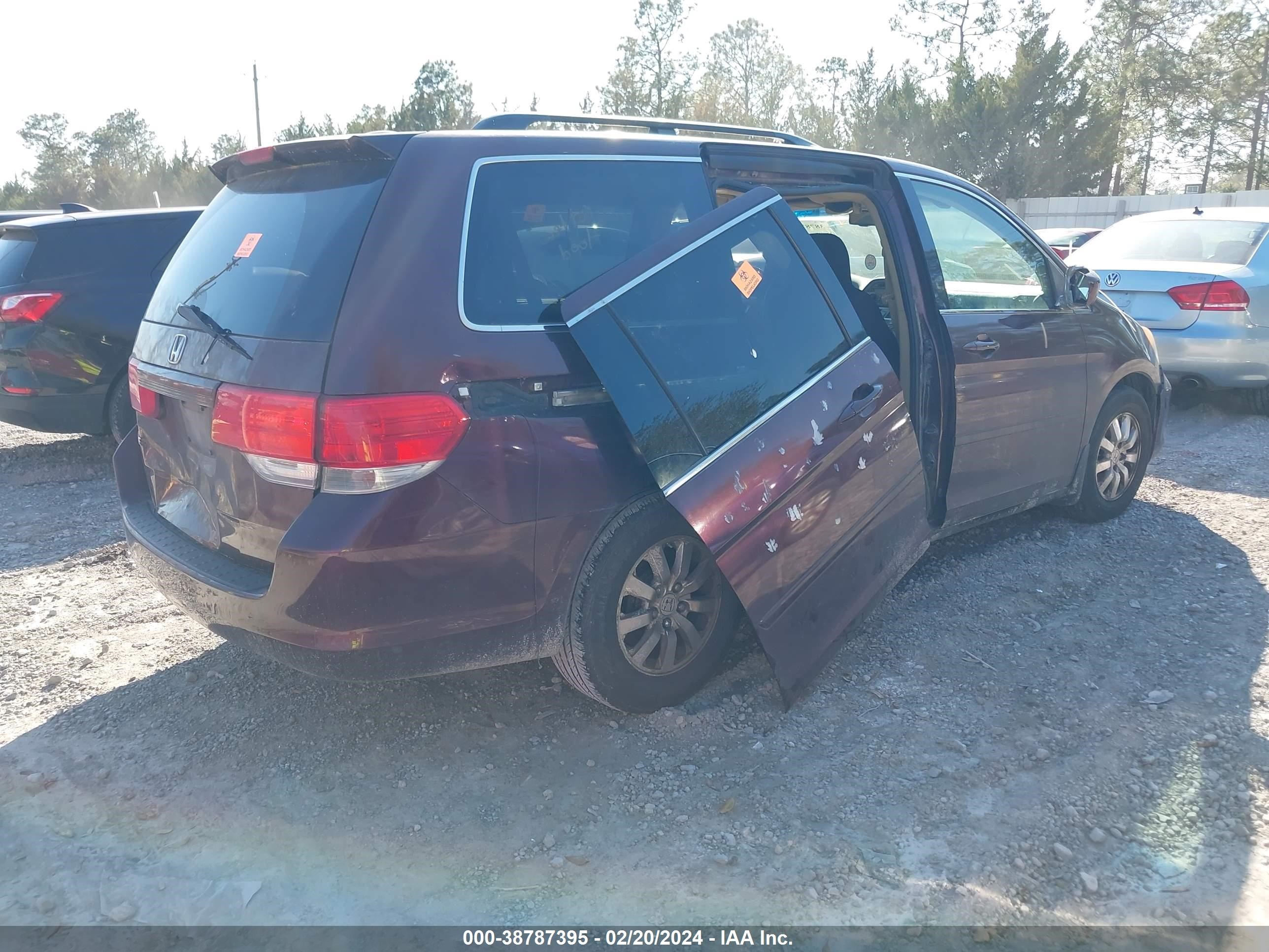 Photo 3 VIN: 5FNRL3H73AB099109 - HONDA ODYSSEY 