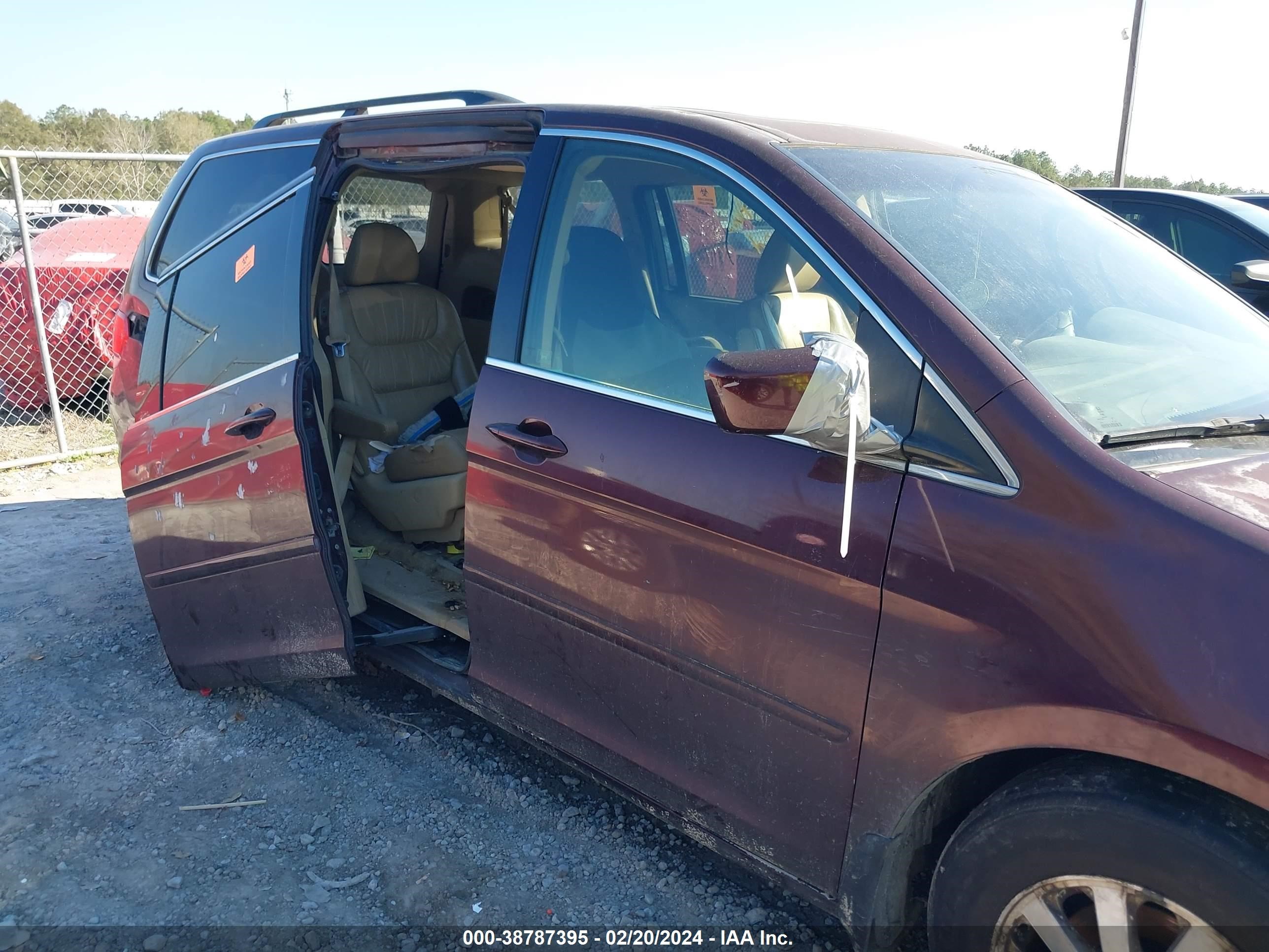 Photo 5 VIN: 5FNRL3H73AB099109 - HONDA ODYSSEY 