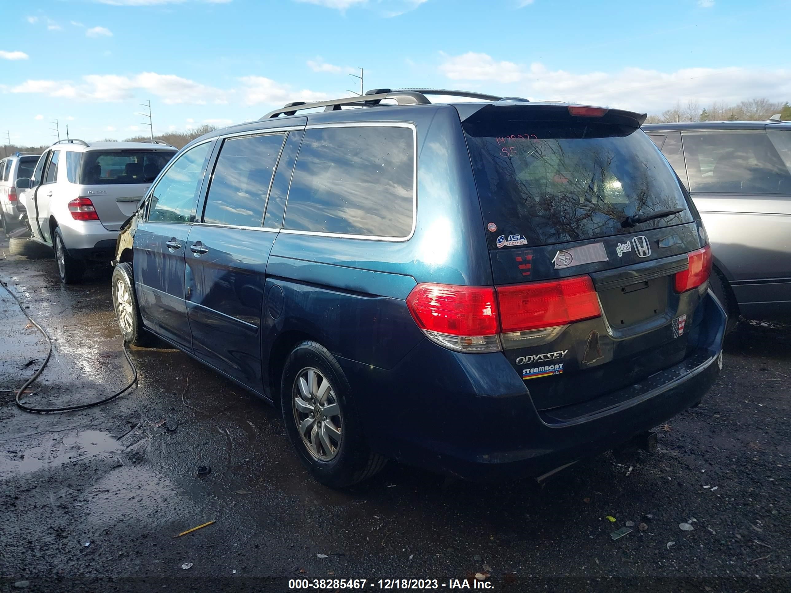 Photo 2 VIN: 5FNRL3H75AB107680 - HONDA ODYSSEY 