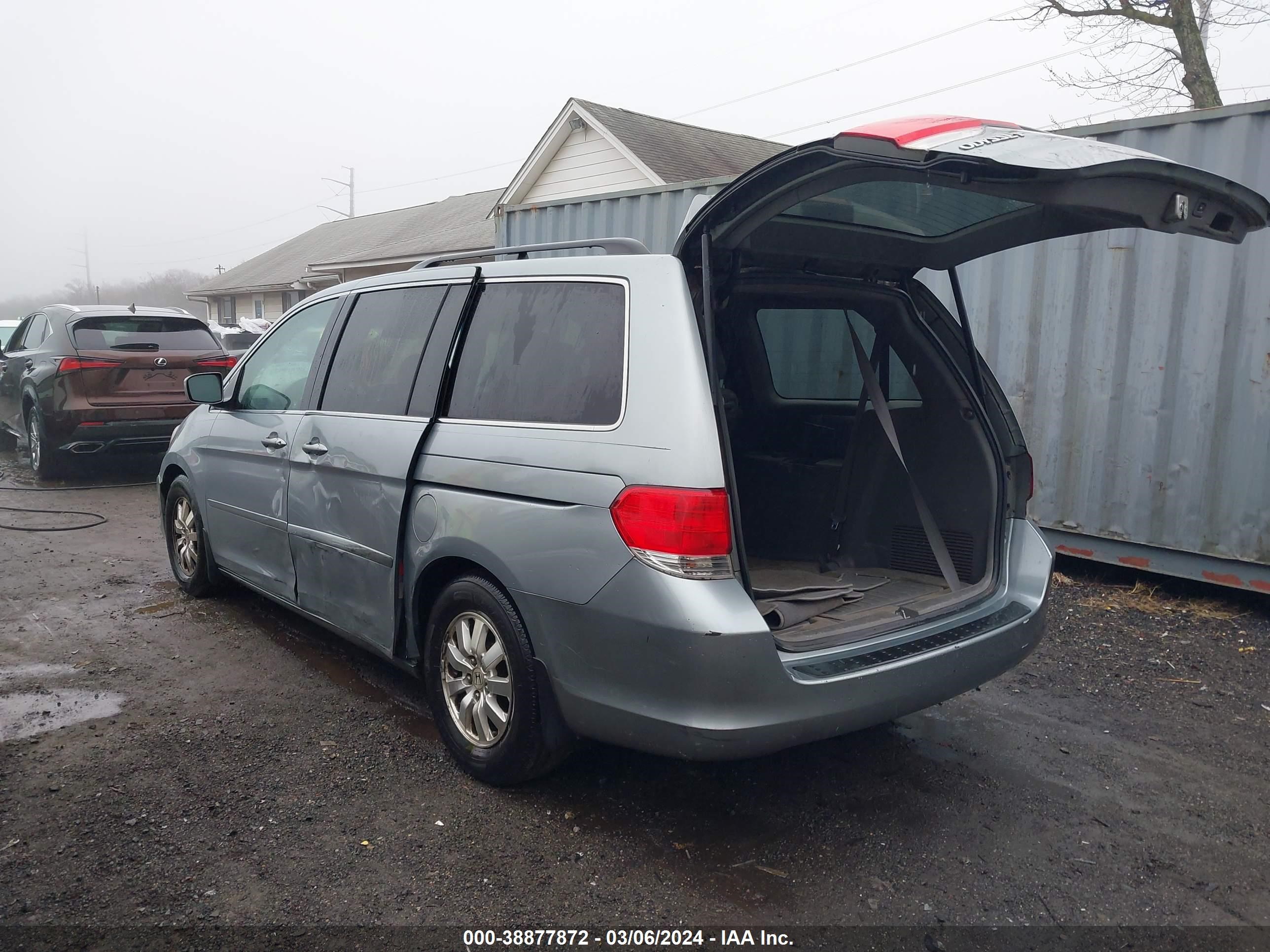 Photo 2 VIN: 5FNRL3H76AB003425 - HONDA ODYSSEY 