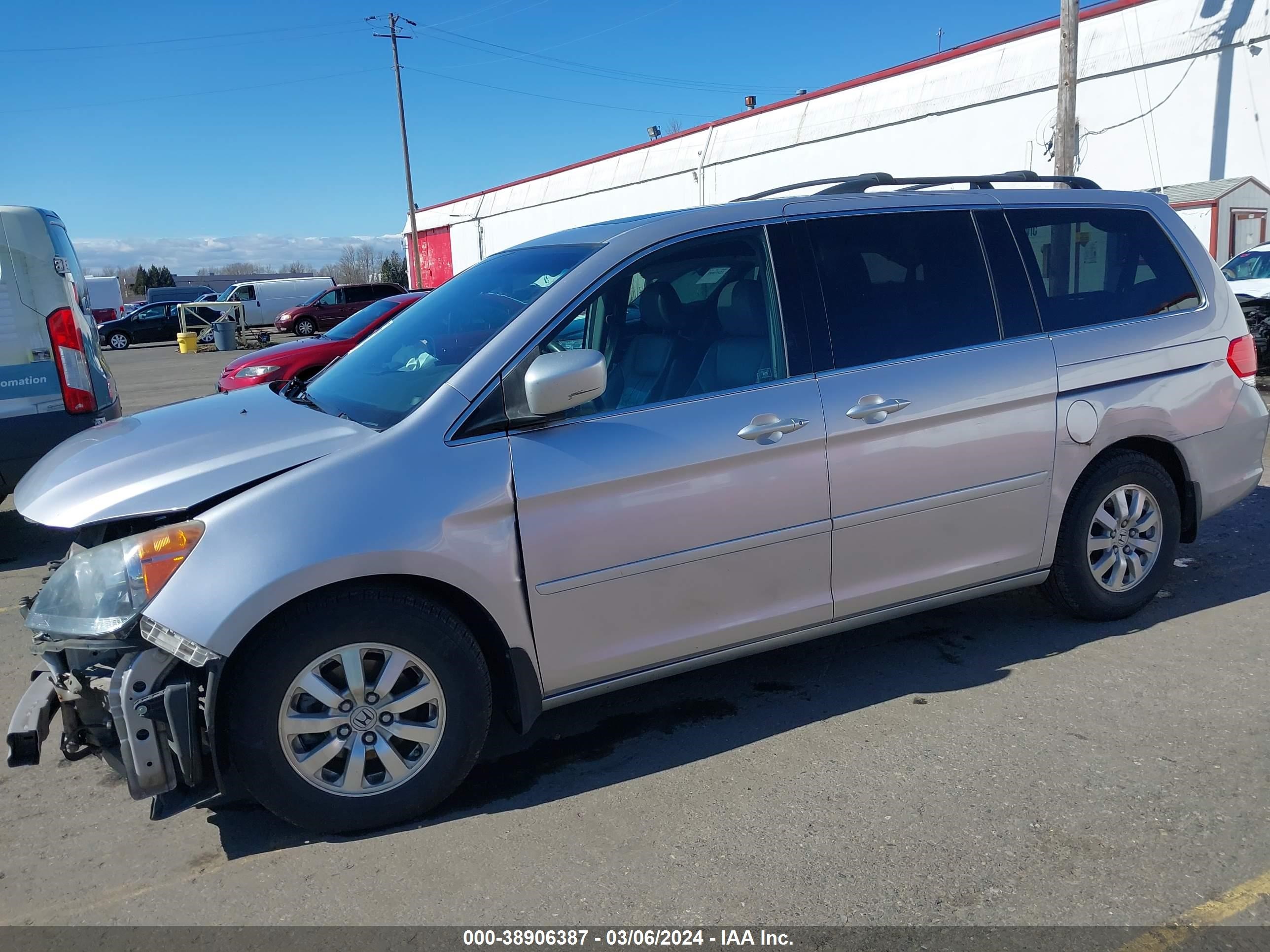 Photo 1 VIN: 5FNRL3H78AB006181 - HONDA ODYSSEY 