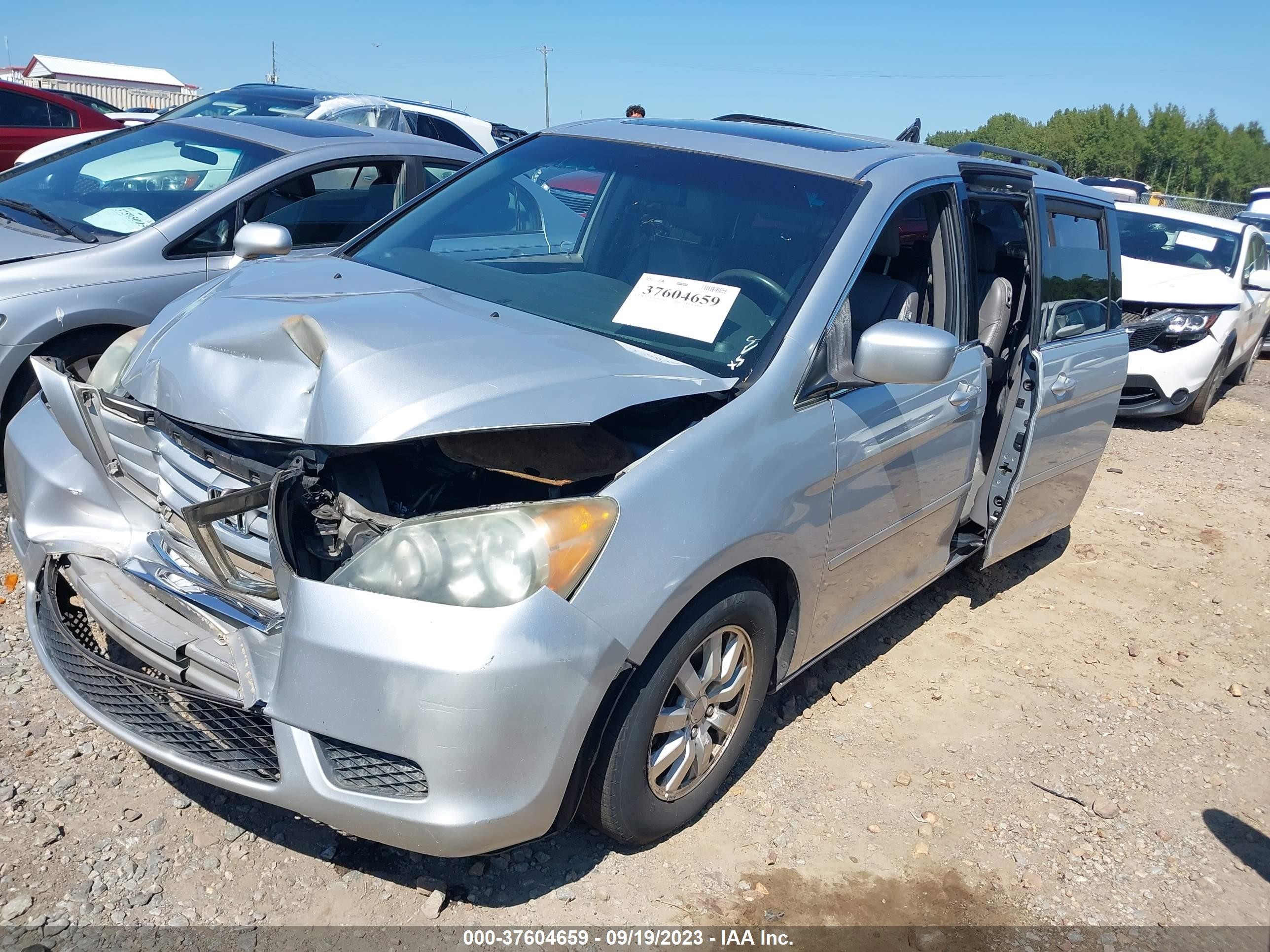 Photo 1 VIN: 5FNRL3H78AB057132 - HONDA ODYSSEY 