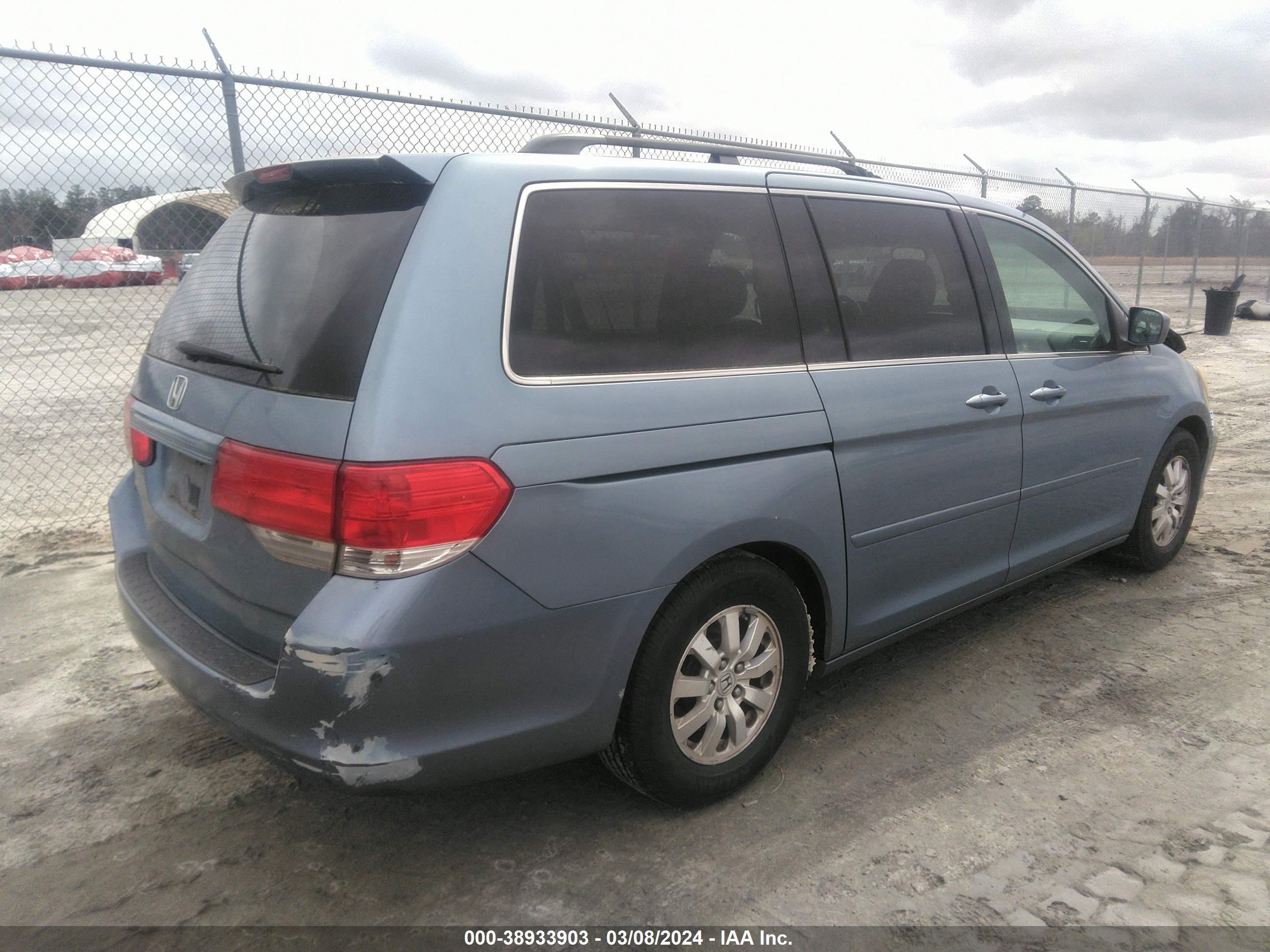 Photo 3 VIN: 5FNRL3H7XAB004206 - HONDA ODYSSEY 