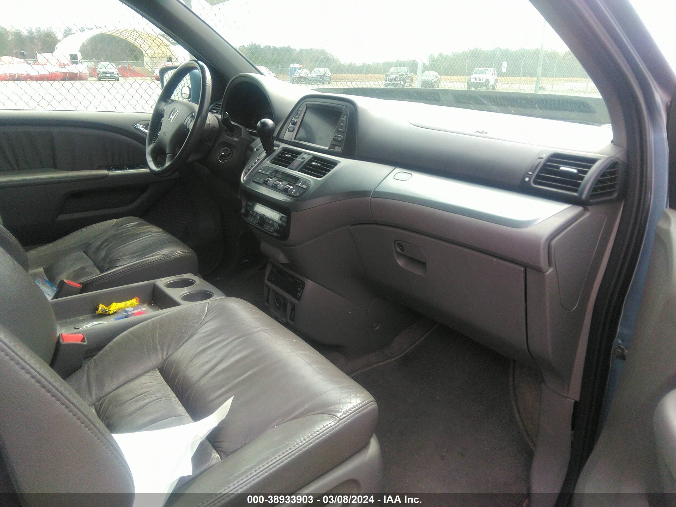 Photo 4 VIN: 5FNRL3H7XAB004206 - HONDA ODYSSEY 