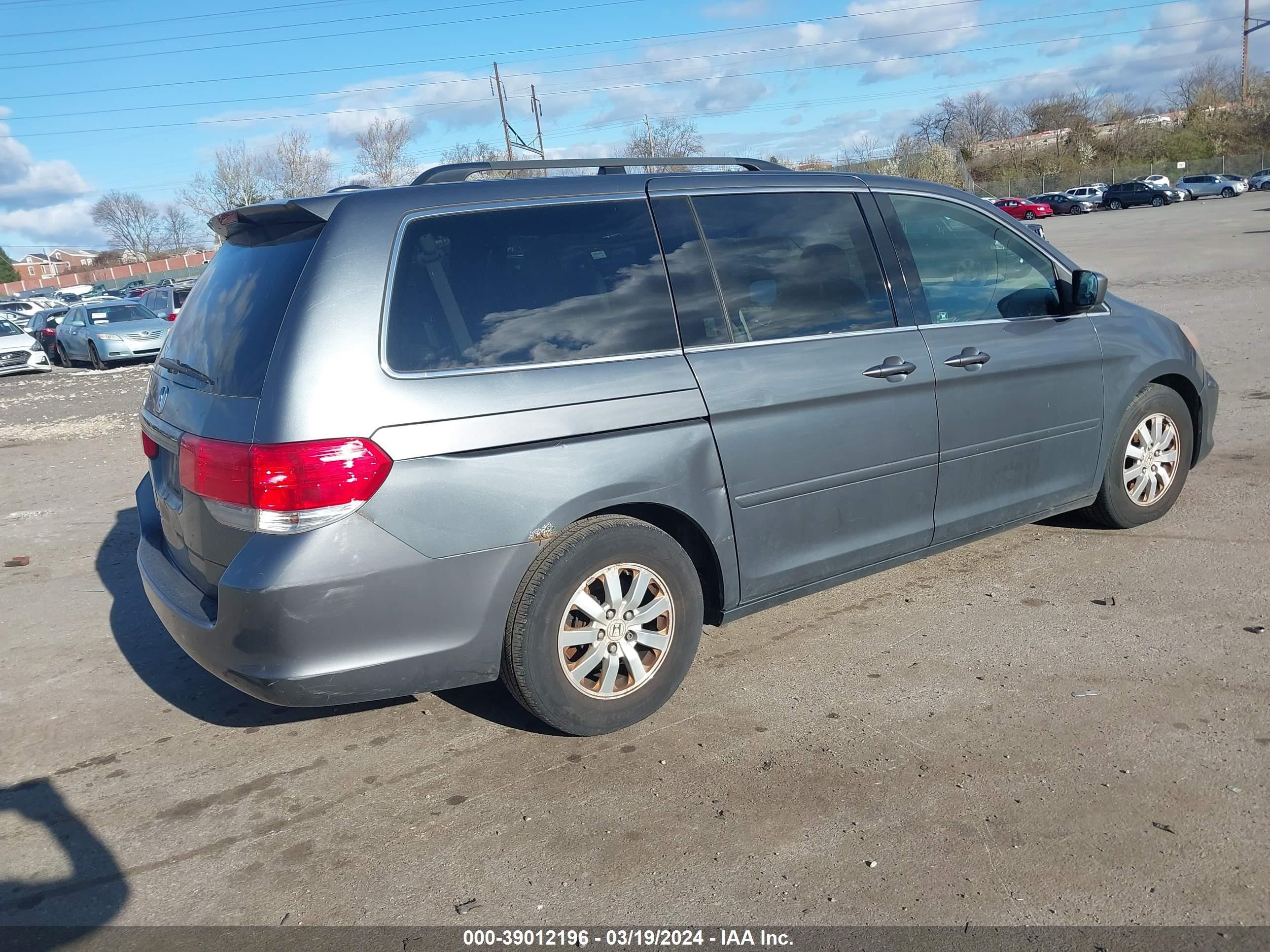 Photo 3 VIN: 5FNRL3H7XAB053650 - HONDA ODYSSEY 