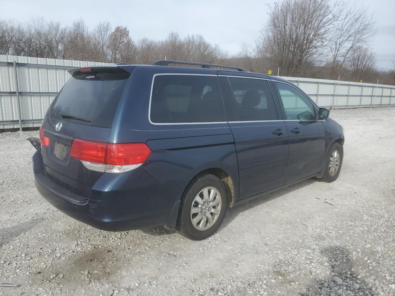 Photo 2 VIN: 5FNRL3H7XAB066172 - HONDA ODYSSEY 