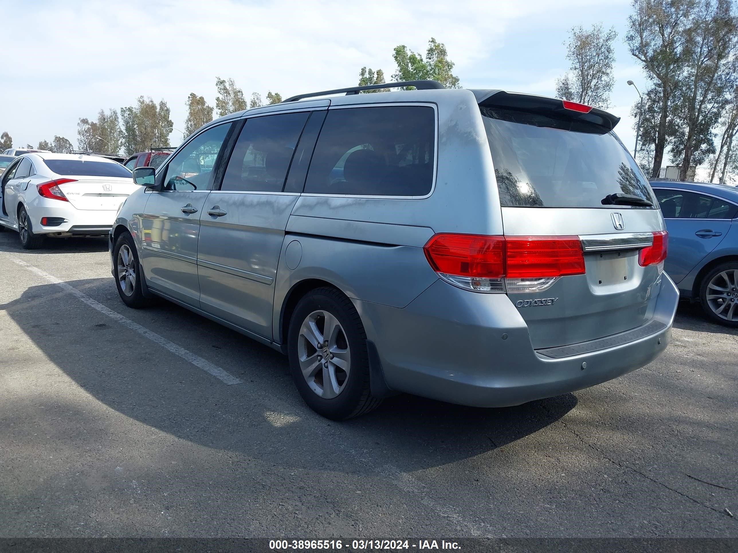 Photo 2 VIN: 5FNRL3H93AB045231 - HONDA ODYSSEY 