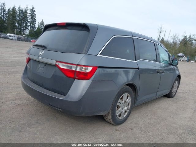 Photo 3 VIN: 5FNRL5828BB031700 - HONDA ODYSSEY 