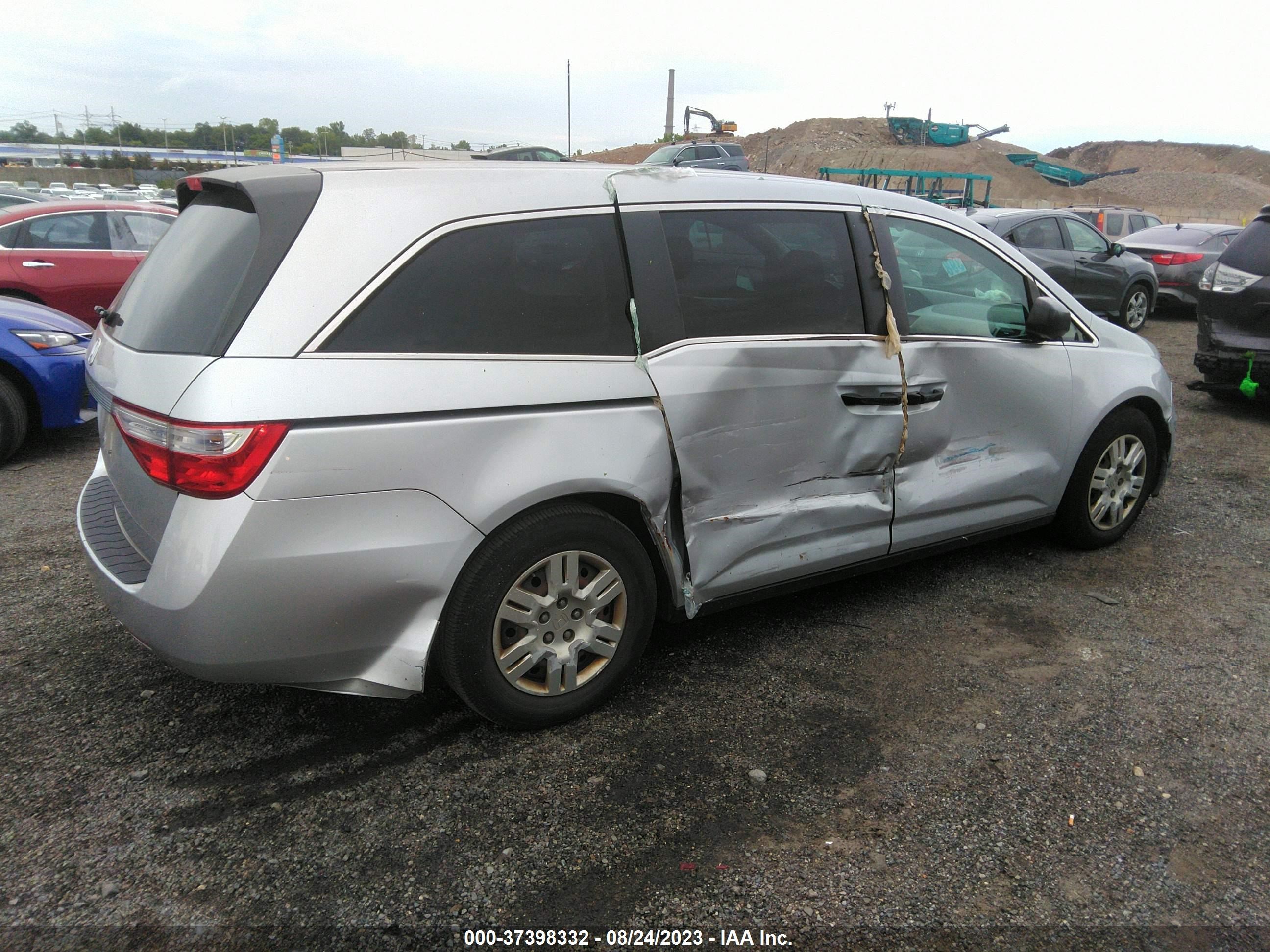 Photo 3 VIN: 5FNRL5H20DB015865 - HONDA ODYSSEY 