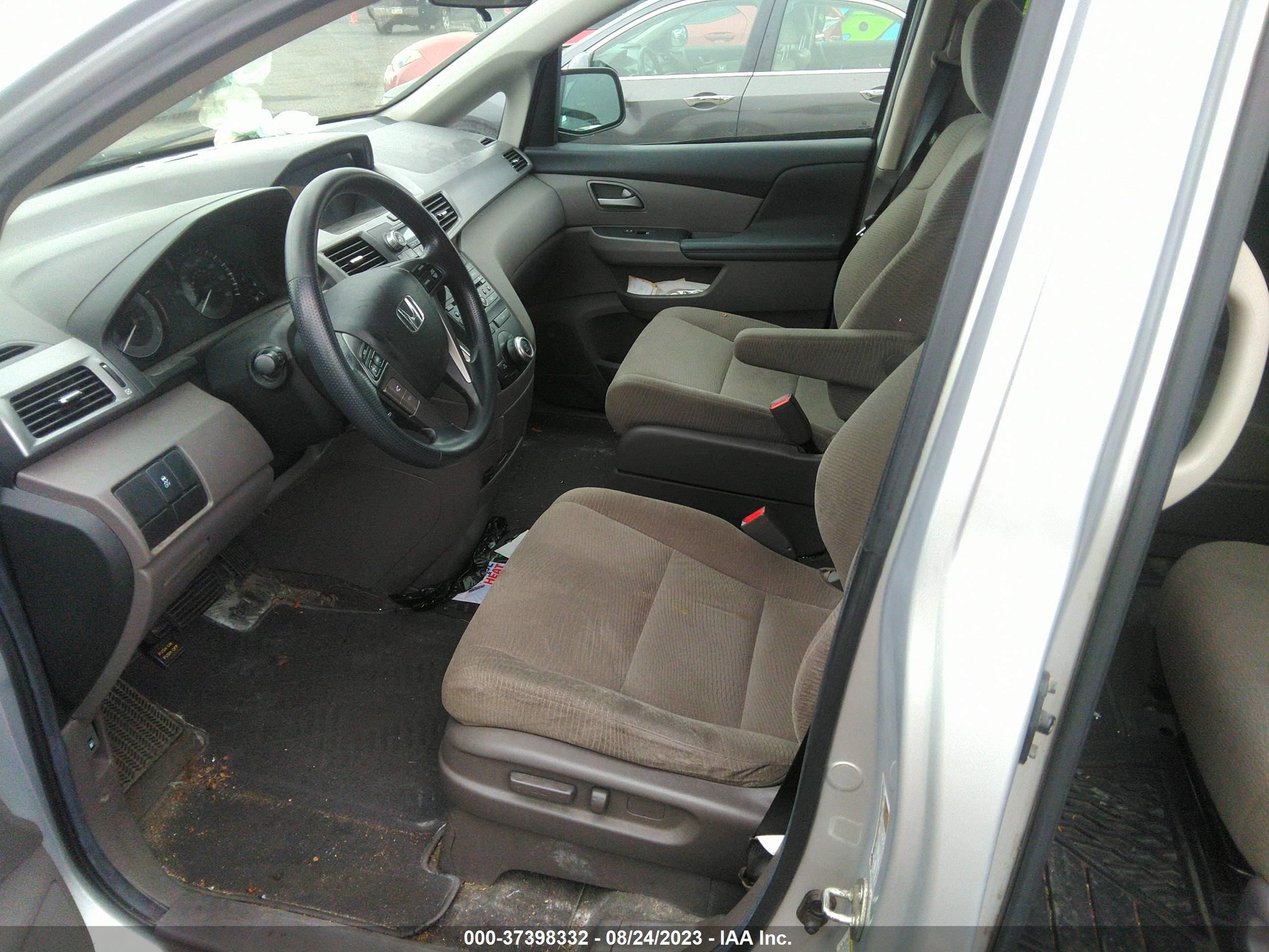 Photo 4 VIN: 5FNRL5H20DB015865 - HONDA ODYSSEY 