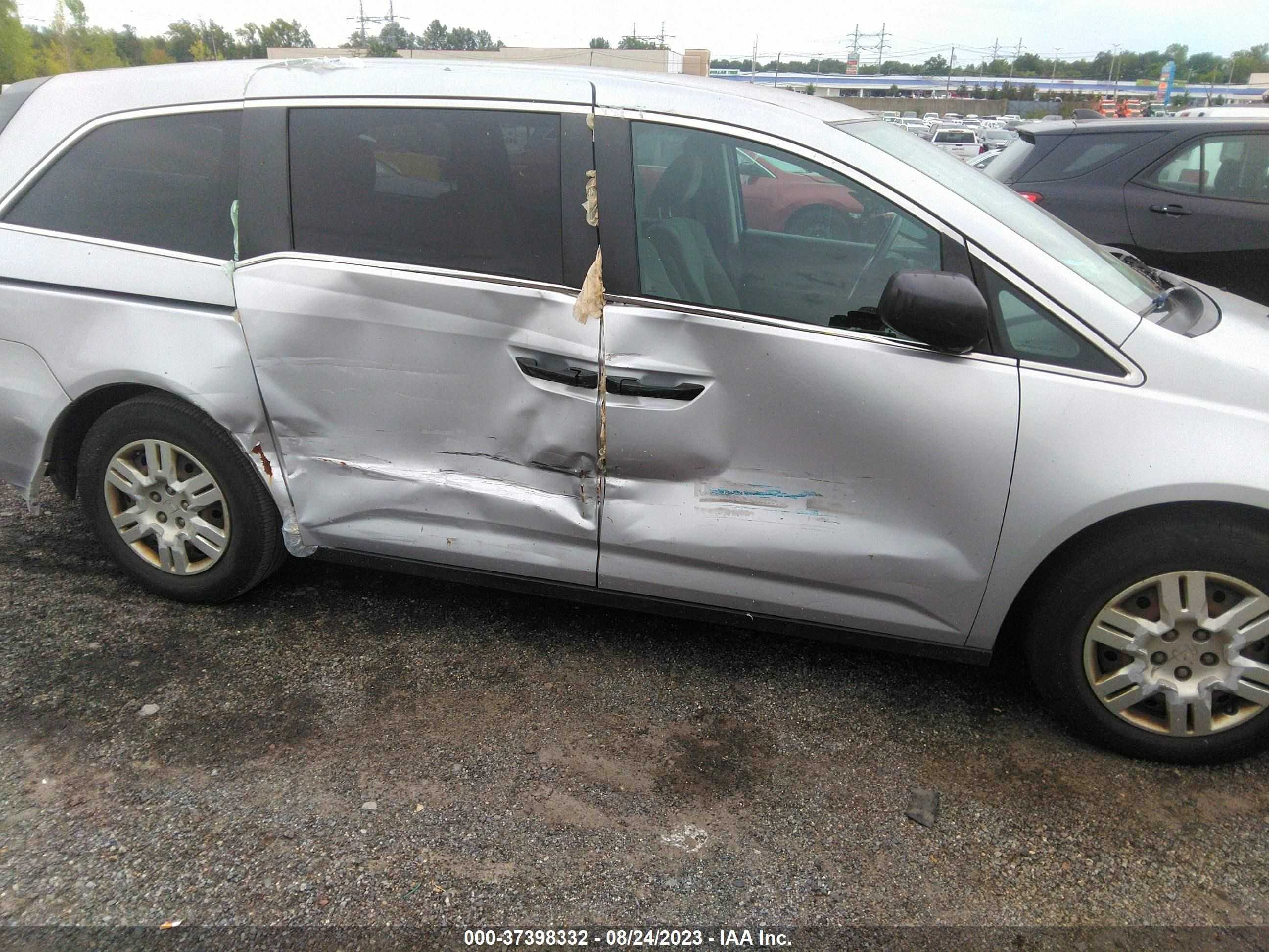 Photo 5 VIN: 5FNRL5H20DB015865 - HONDA ODYSSEY 